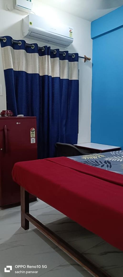 Budget Double Room - Photo 2