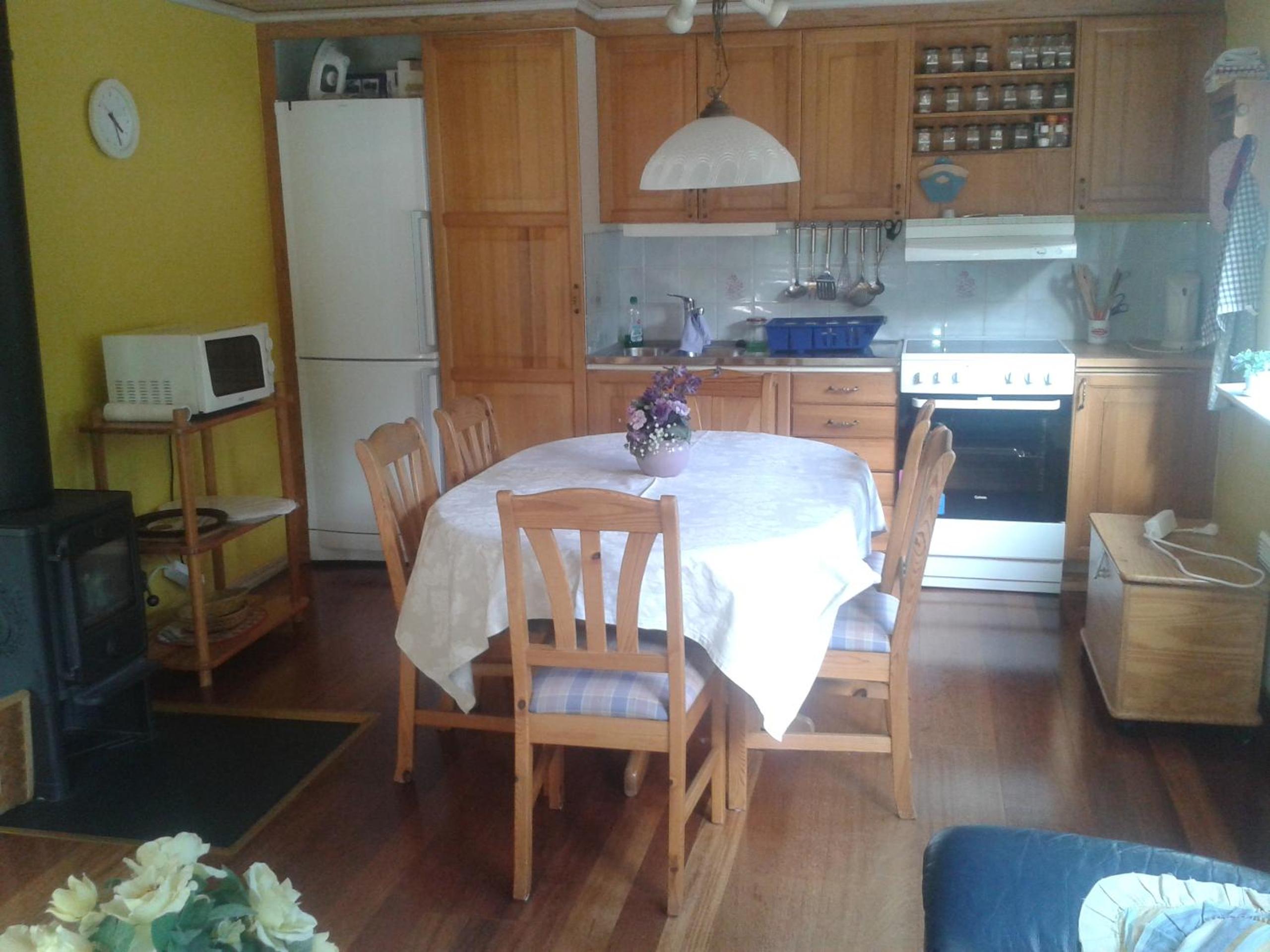 Three-Bedroom House photo 3