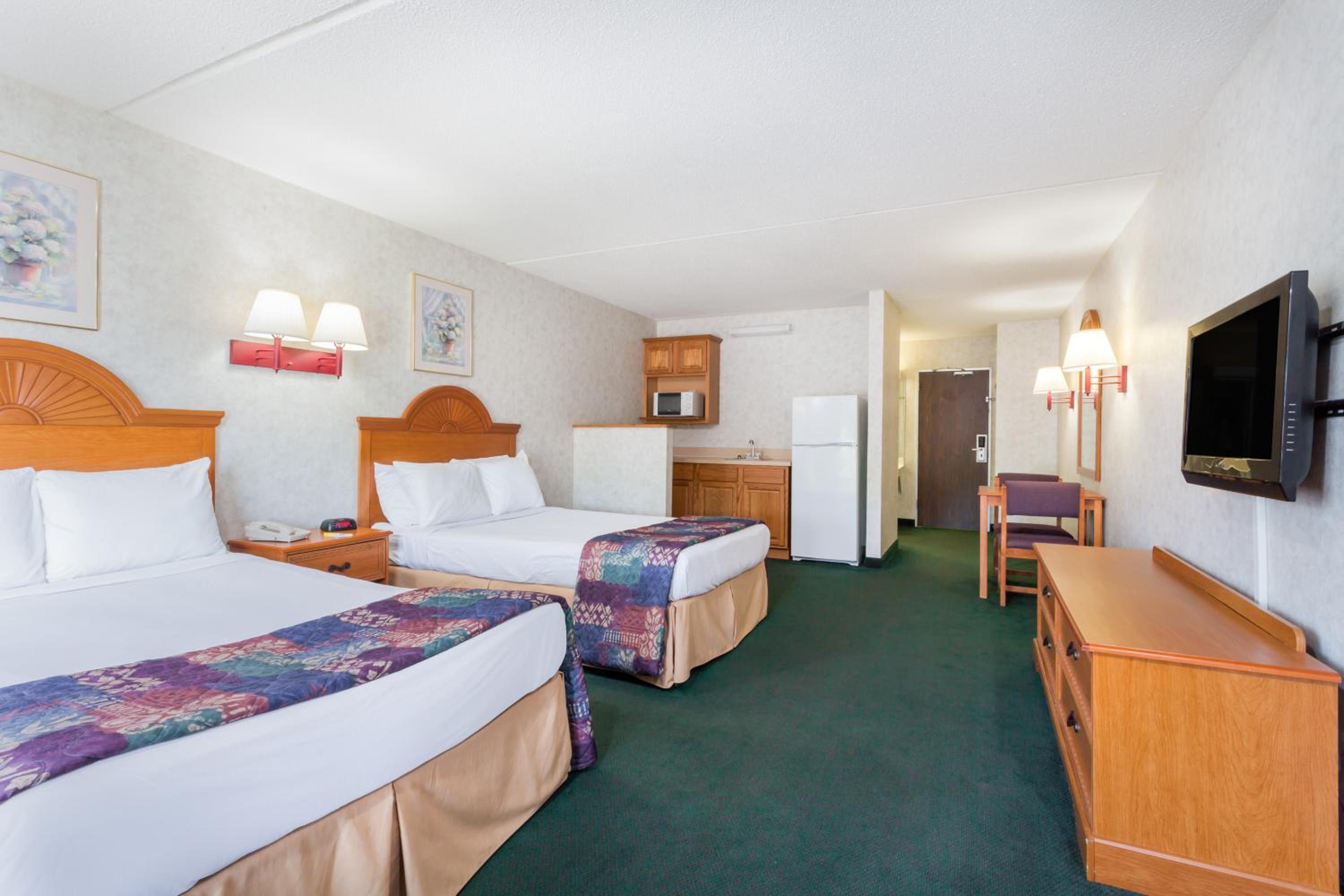 One-Bedroom Suite with Two Double Beds - Non-Smoking photo 3