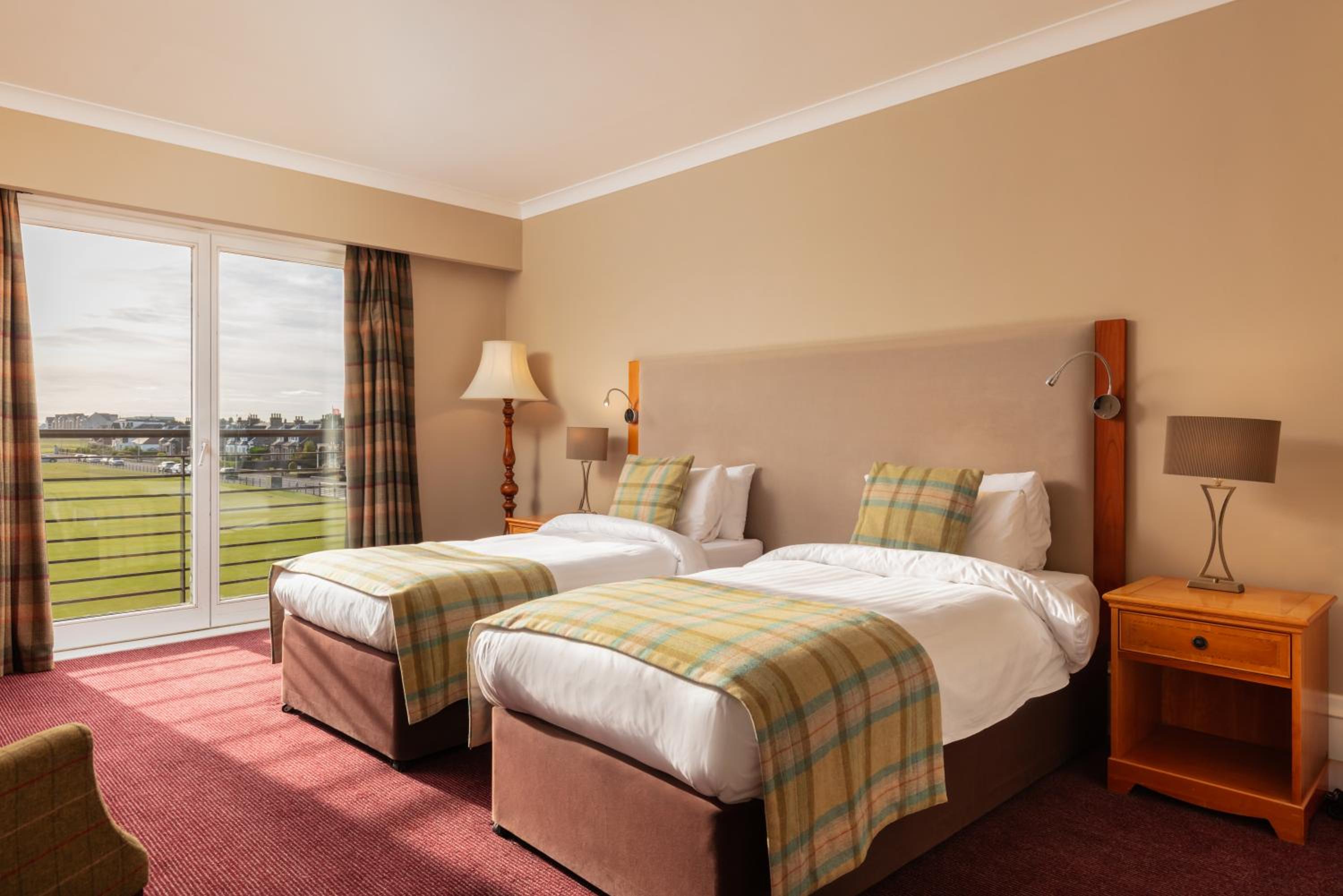 Twin Room with Golf View - Photo 1