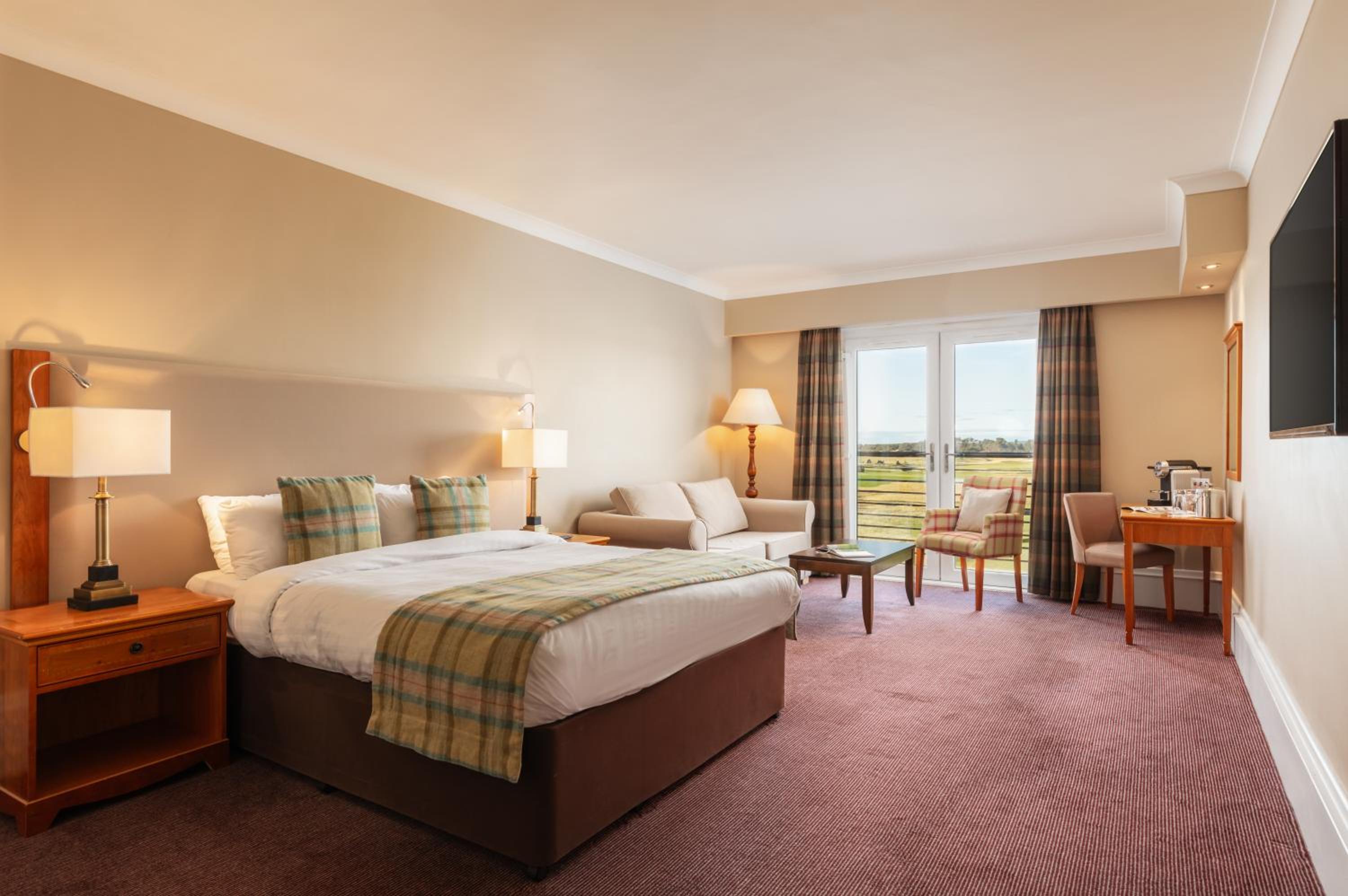 Junior Suite with Sea View - Photo 1