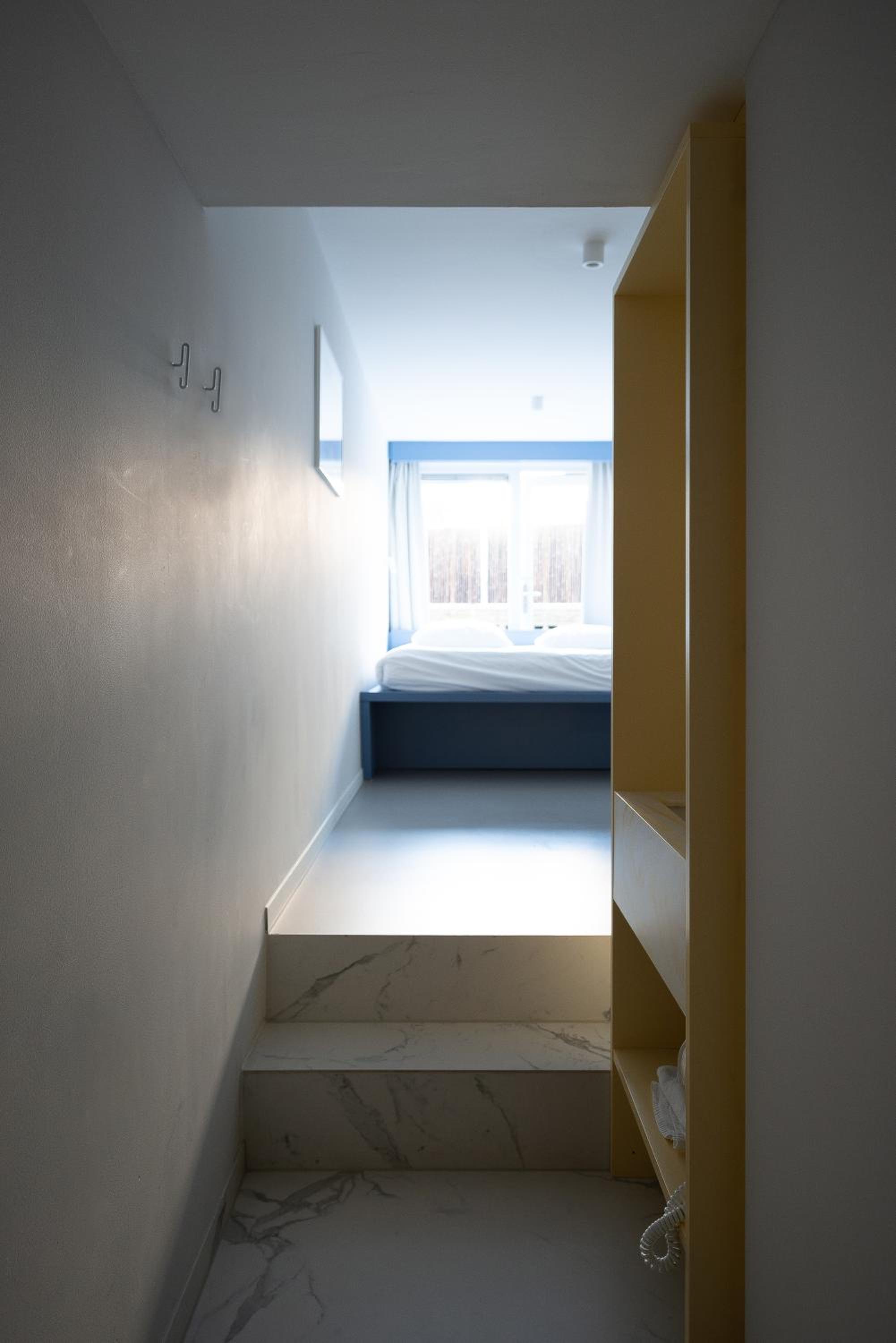 Tiny Double Room - Photo 16