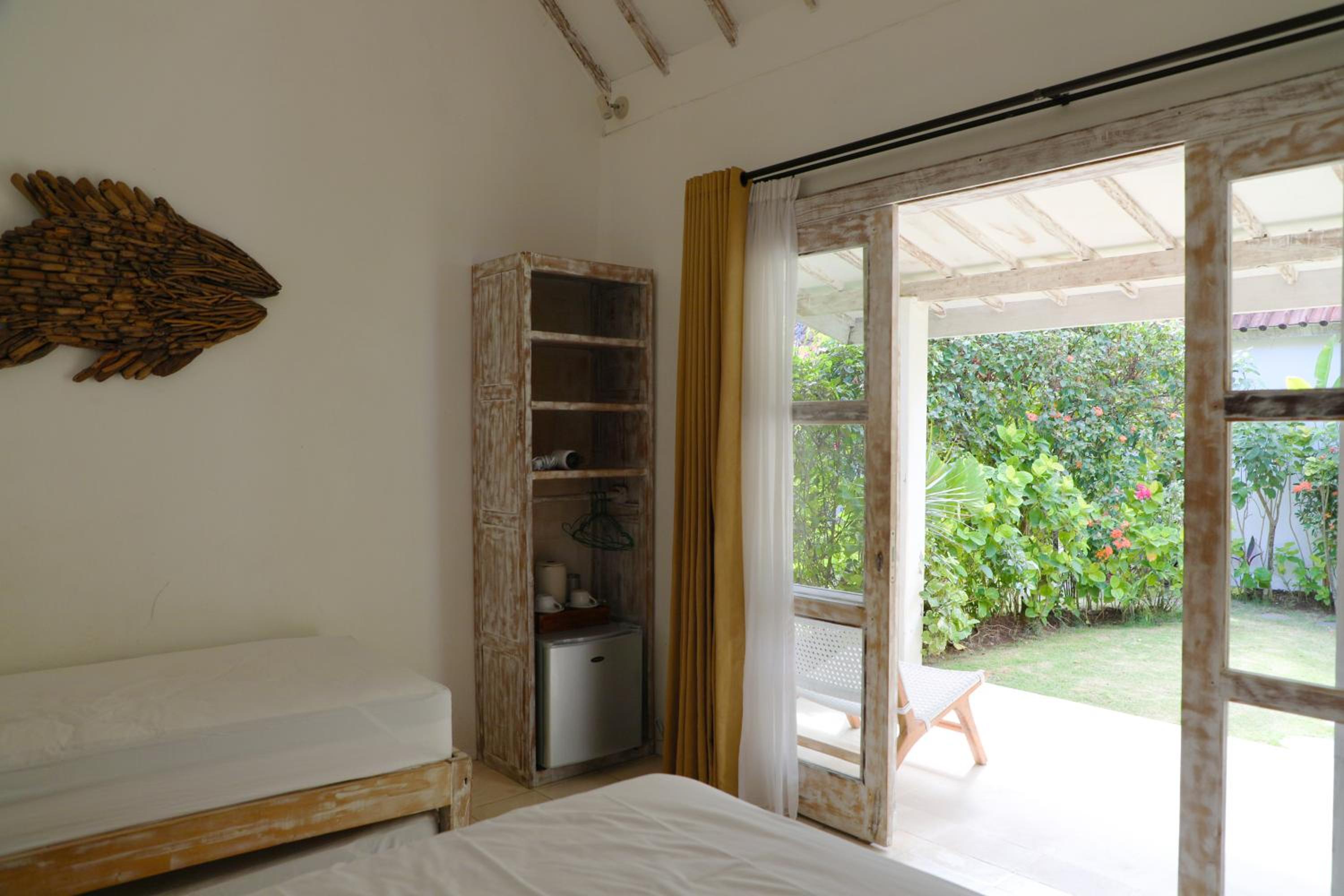 Bungalow with Garden View - Photo 1