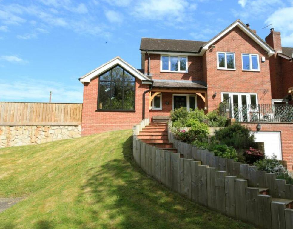 Three-Bedroom House photo 2
