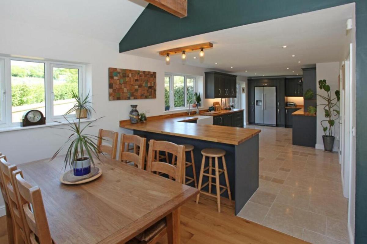 Three-Bedroom House photo 3