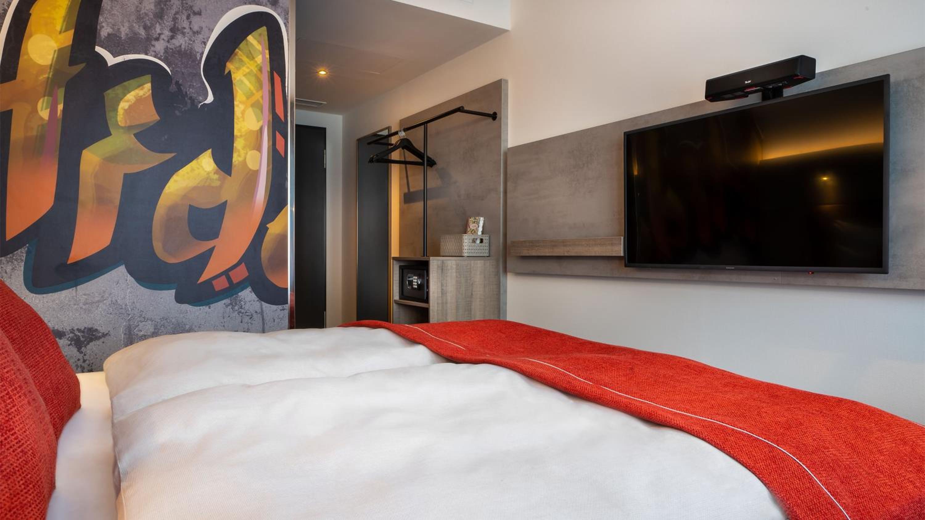 Standard Queen Room - Photo 7