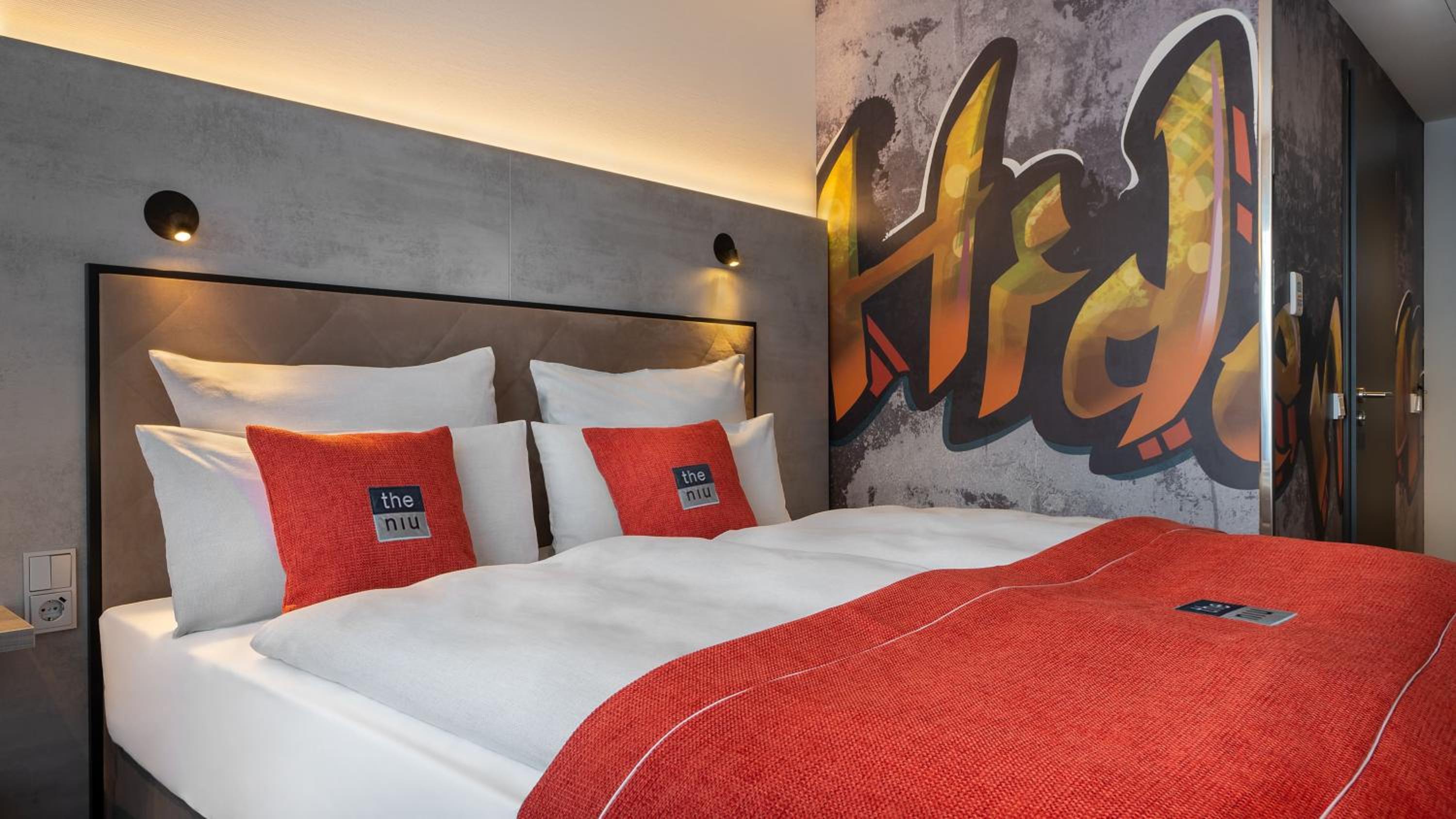 Standard Queen Room - Photo 8