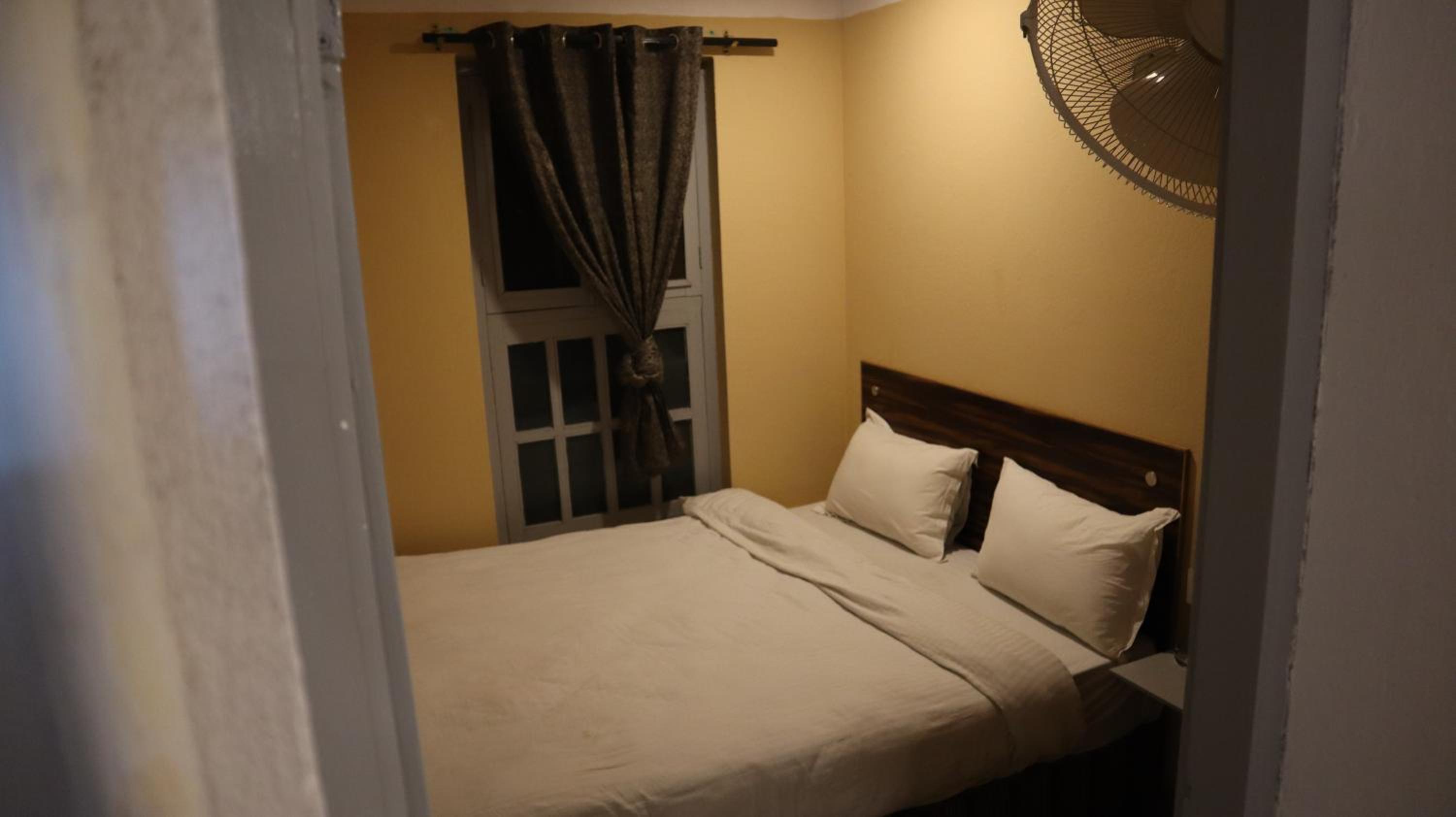 Apartment photo 2