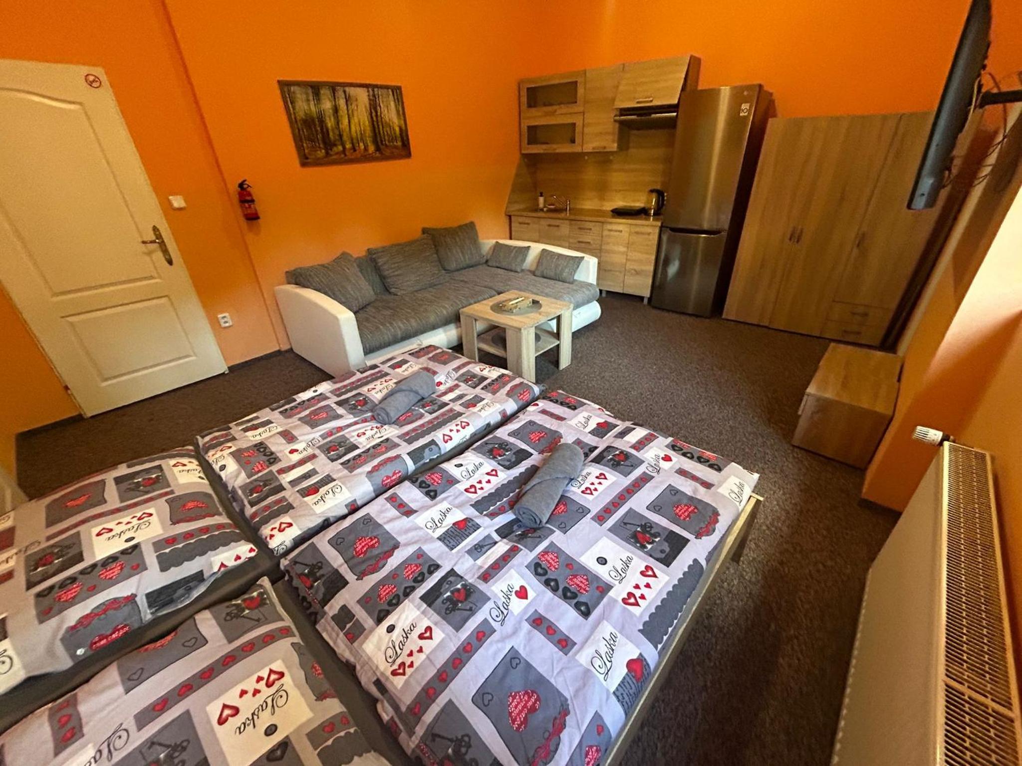 Standard Twin Room with Sofa - Photo 3