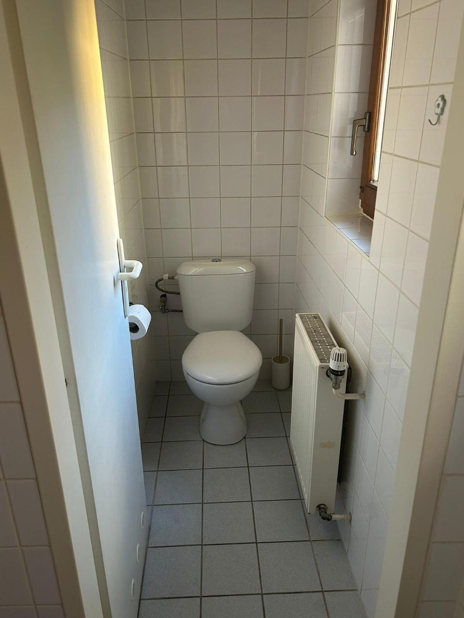 Standard Twin Room with Sofa - Photo 6