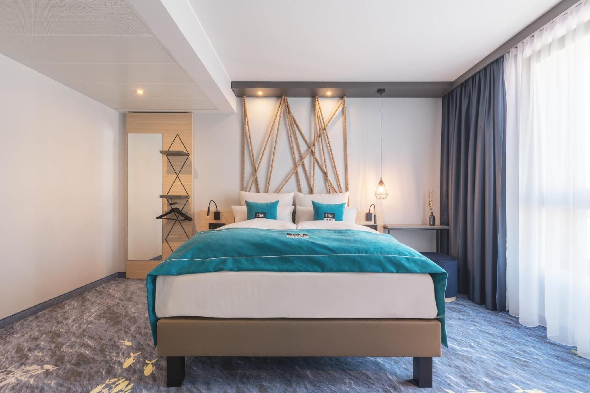 Standard Queen Room