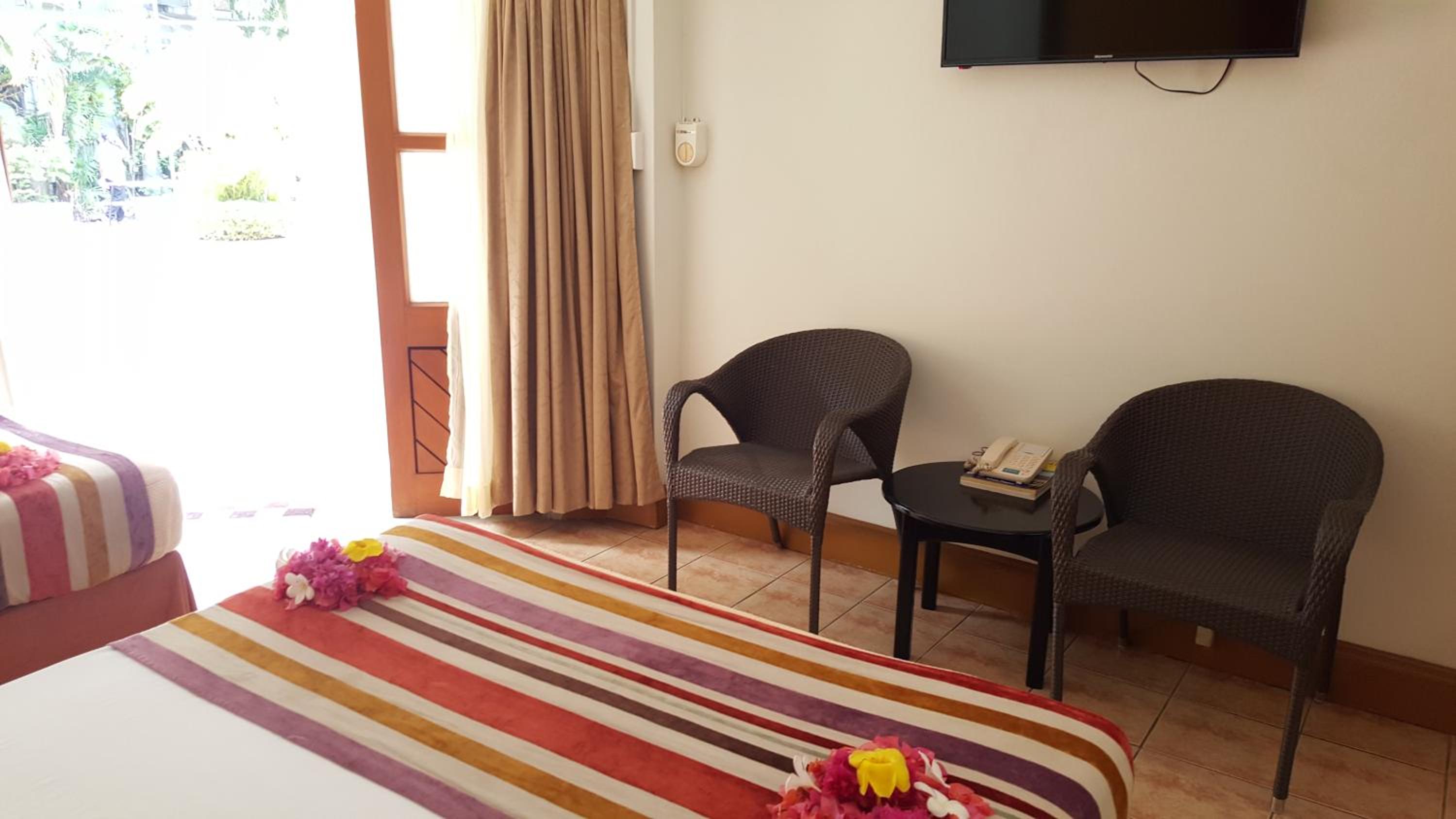 Deluxe Poolside Room photo 3