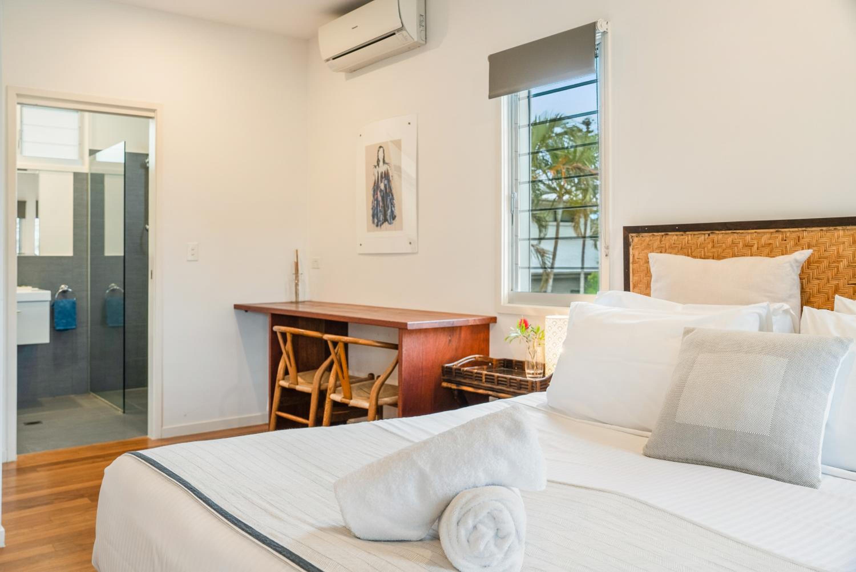 Deluxe King Suite photo 3