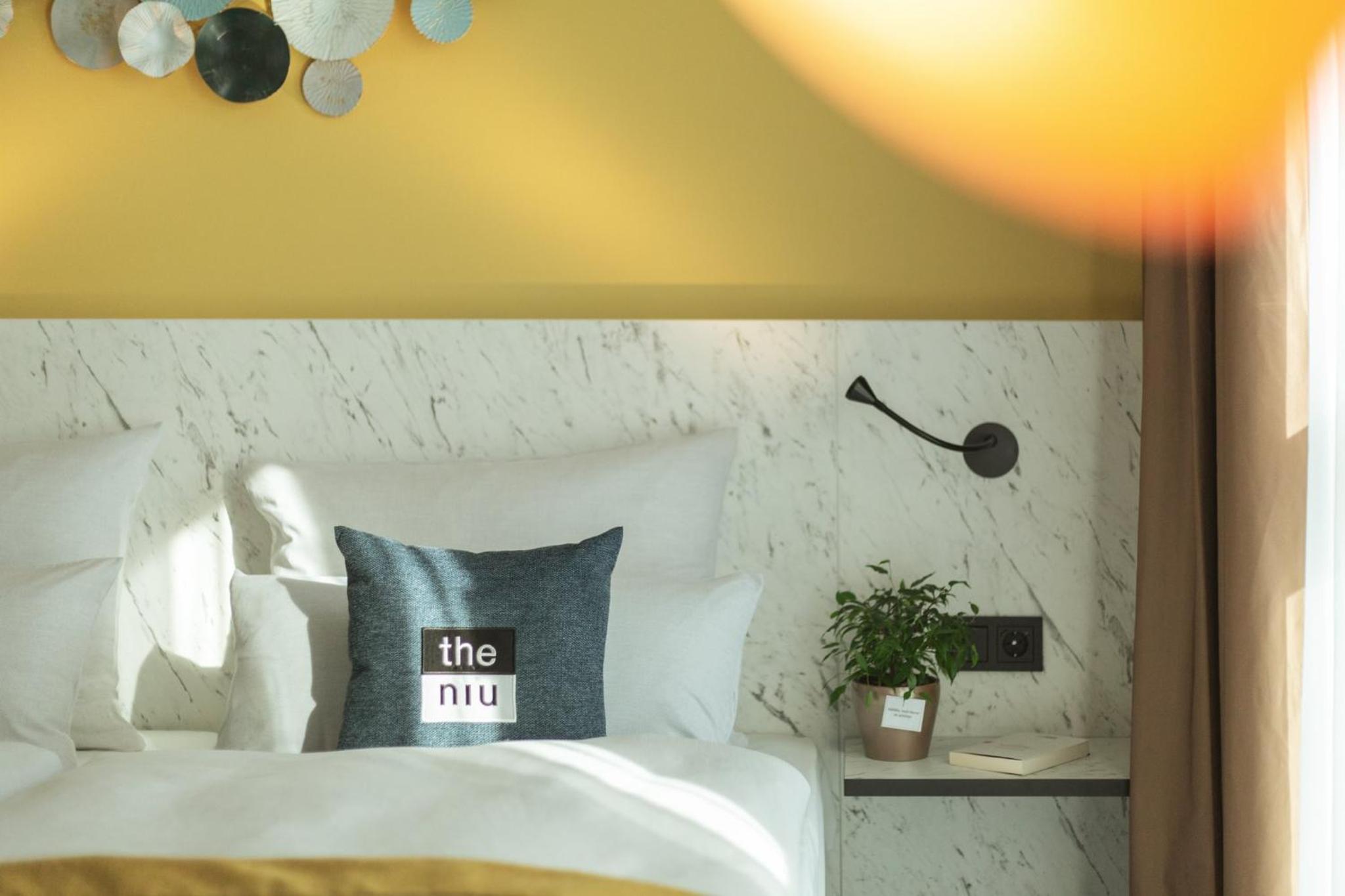 Standard Twin Room - Photo 3