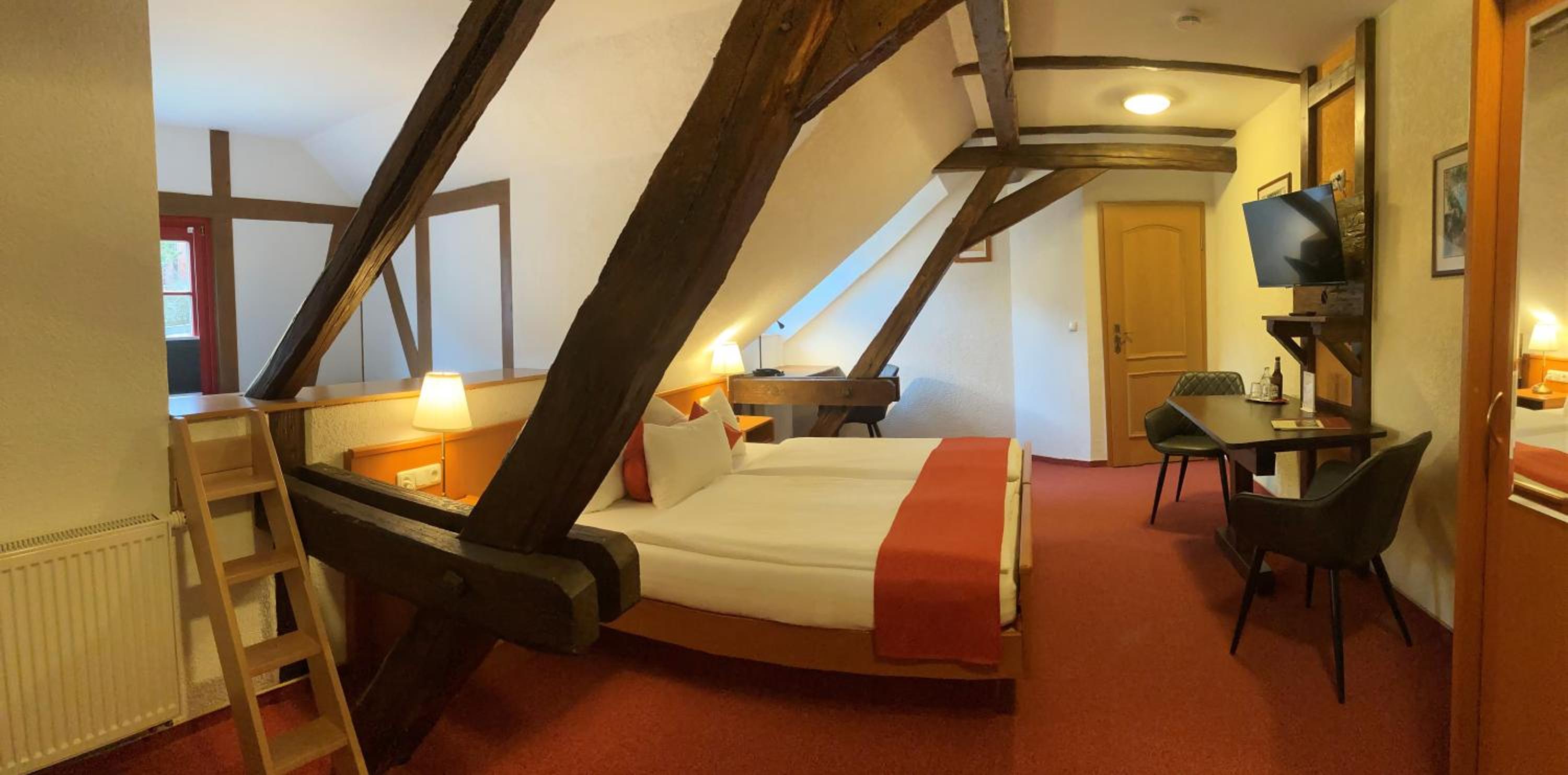Double Room - Photo 6
