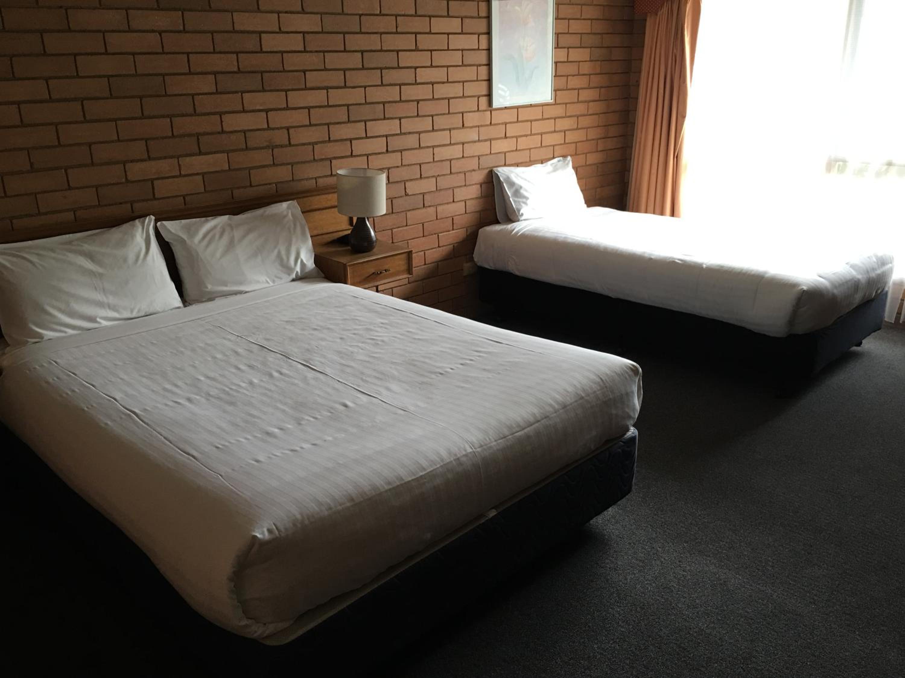 Standard Twin Room - Photo 1