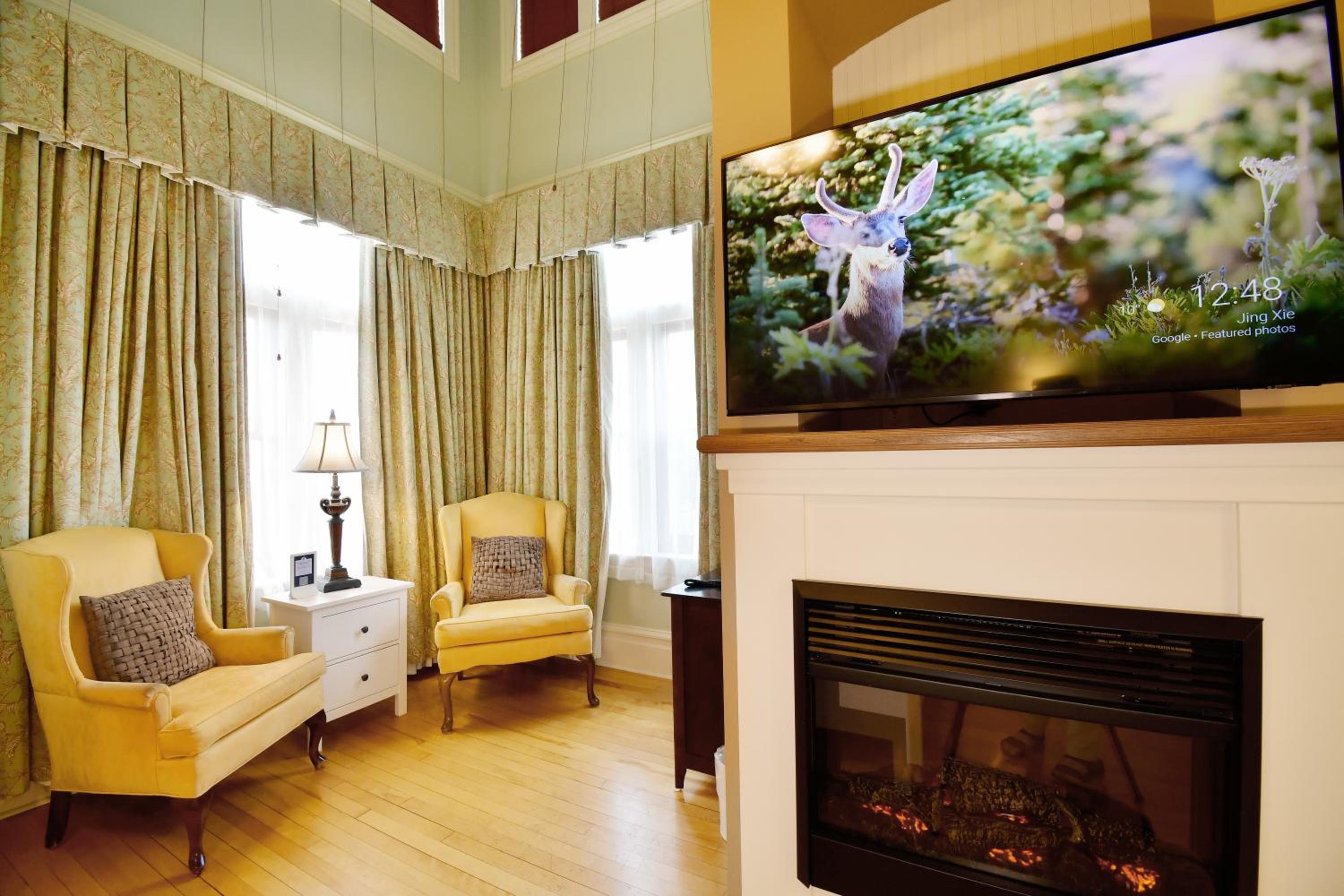 Deluxe Queen Room