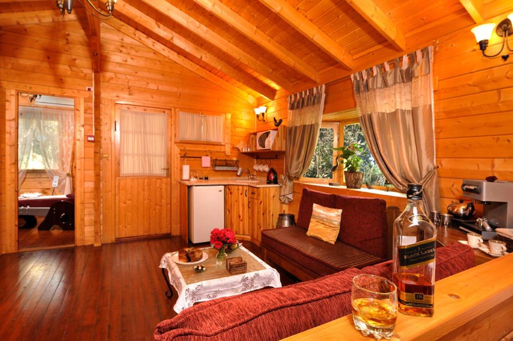 Chalet with Spa Bath photo 3