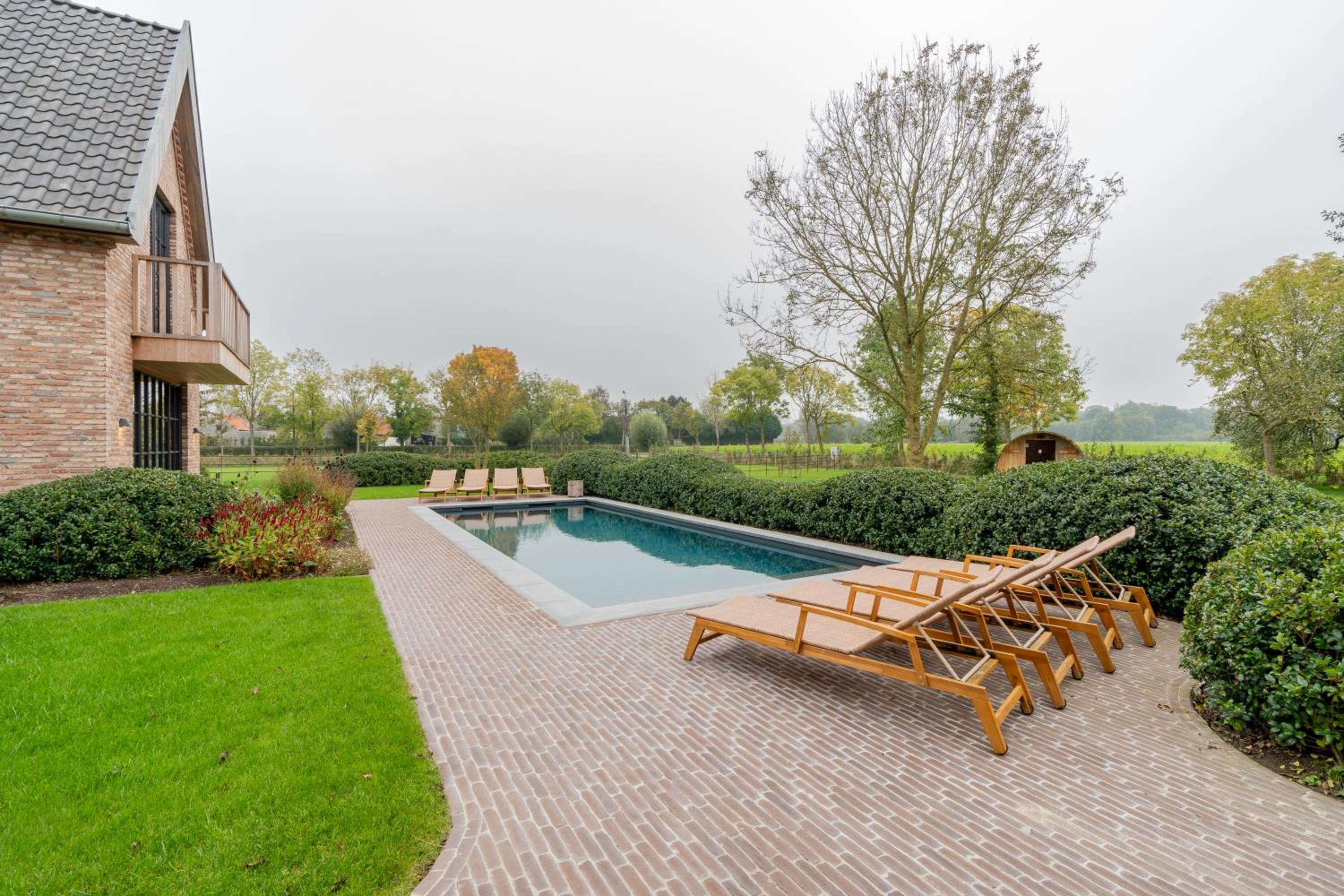 Villa photo 3