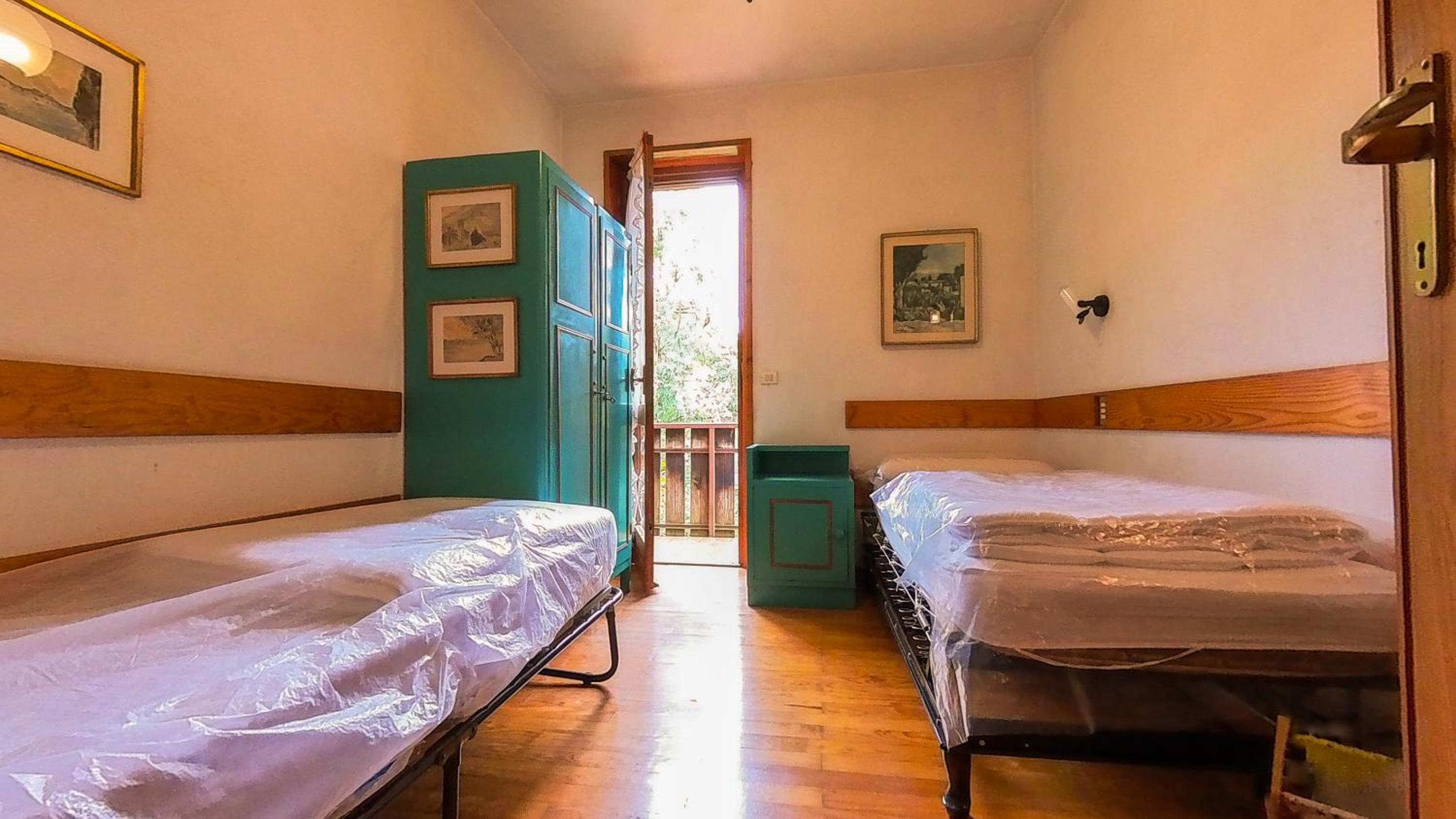 Four-Bedroom House photo 1