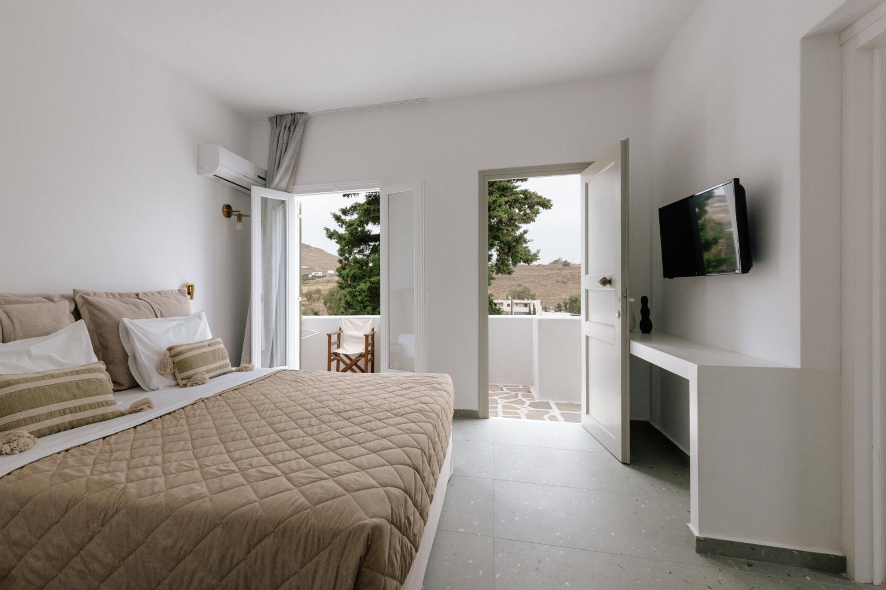 Two-Bedroom Family Room Garden View - Photo 1