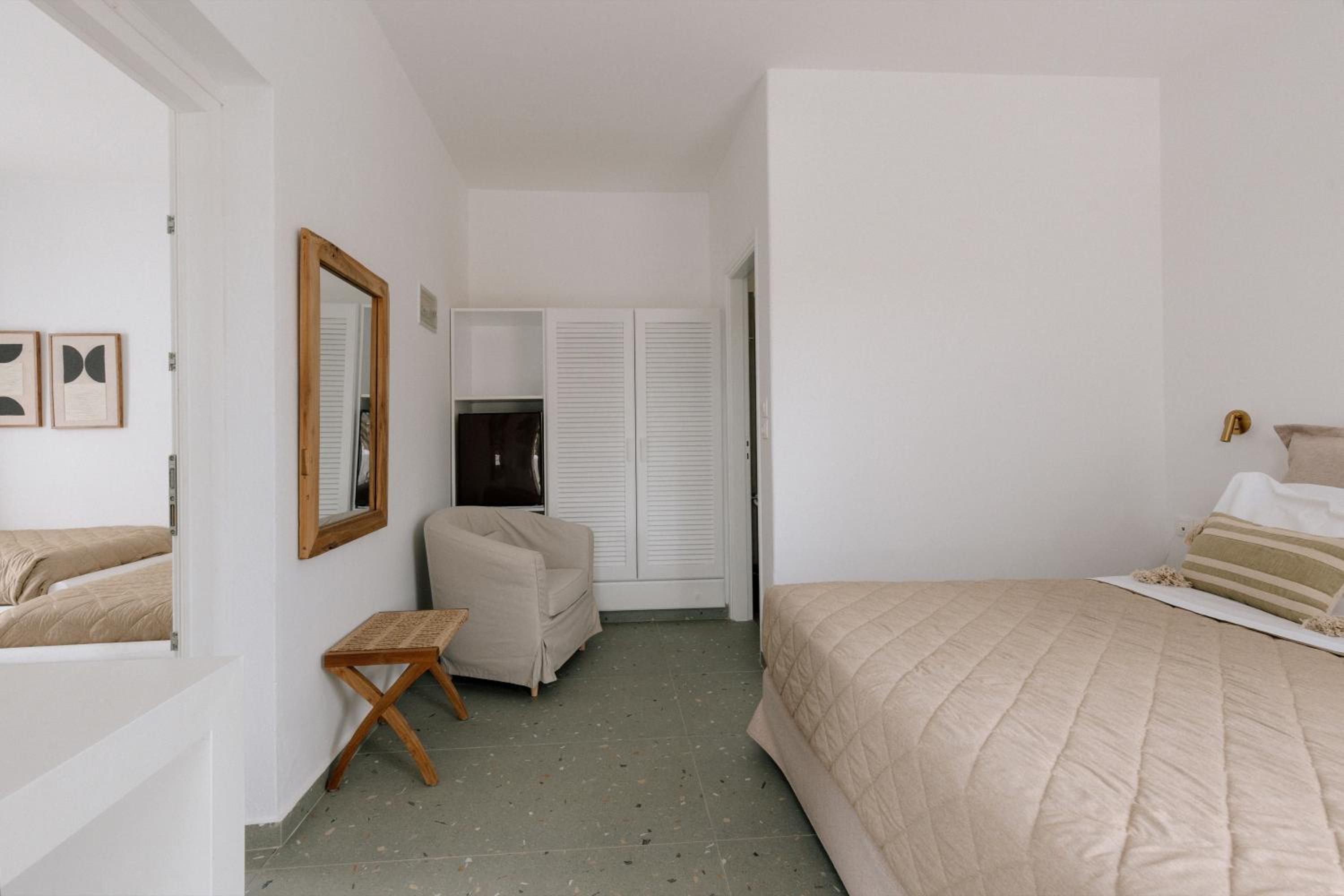 Two-Bedroom Family Room Garden View - Photo 11