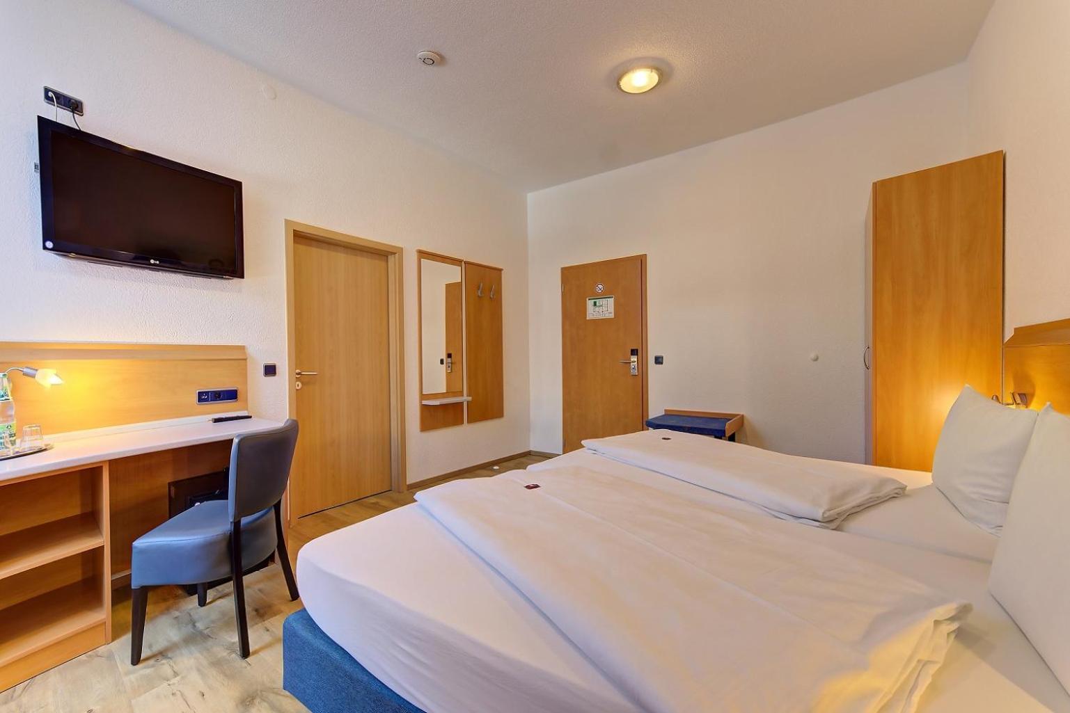 Standard Double Room - Photo 3