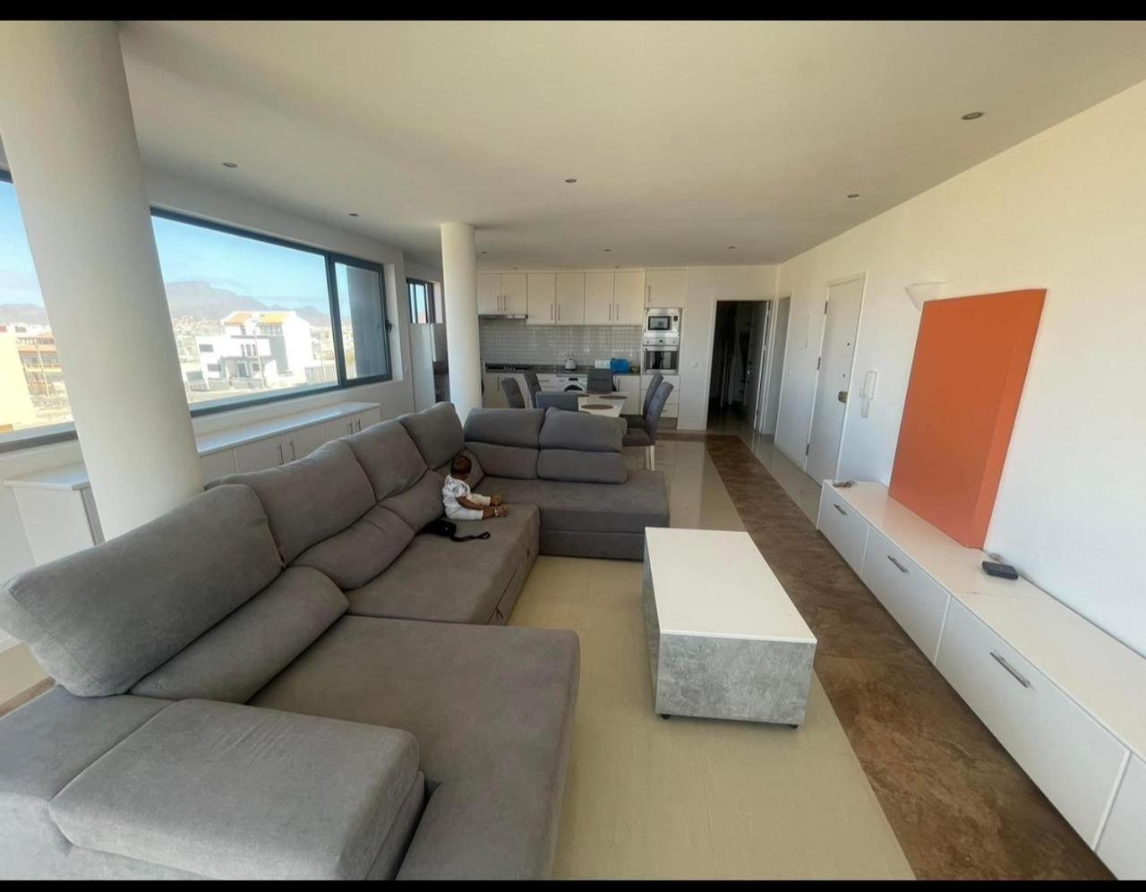 Two-Bedroom Apartment with City View photo 2