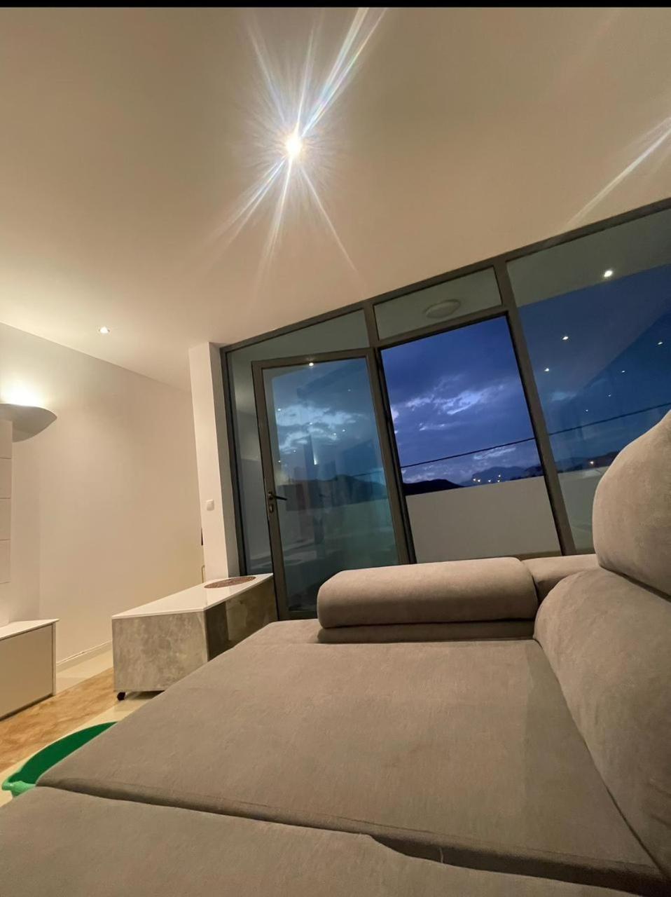 Two-Bedroom Apartment with City View photo 3