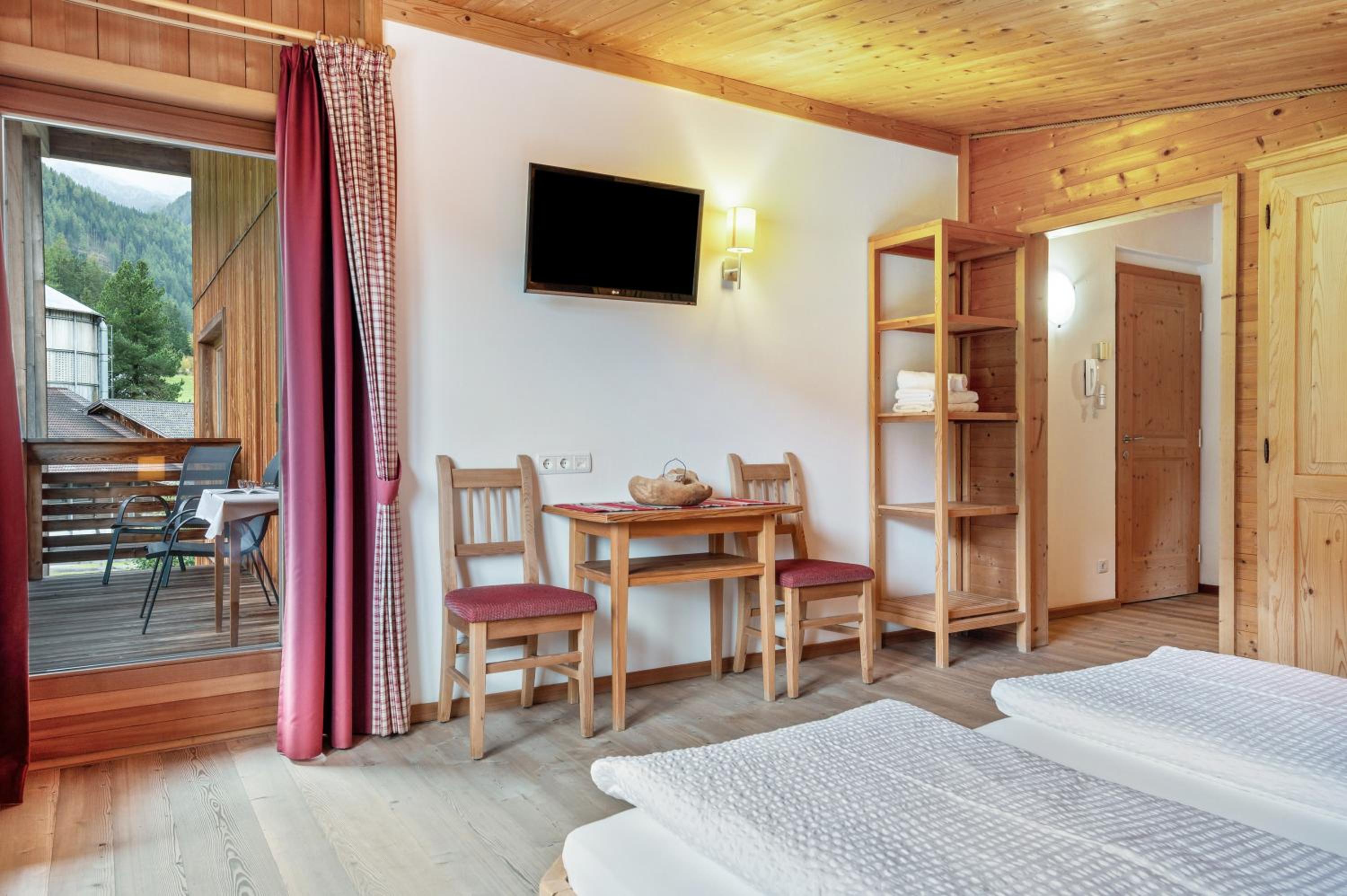 Superior One-Bedroom Apartment with Balcony