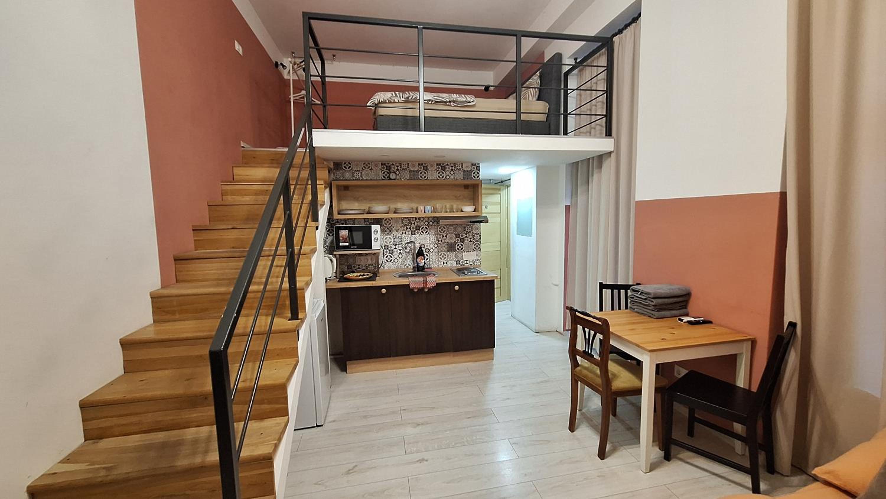 Family Studio - Photo 1