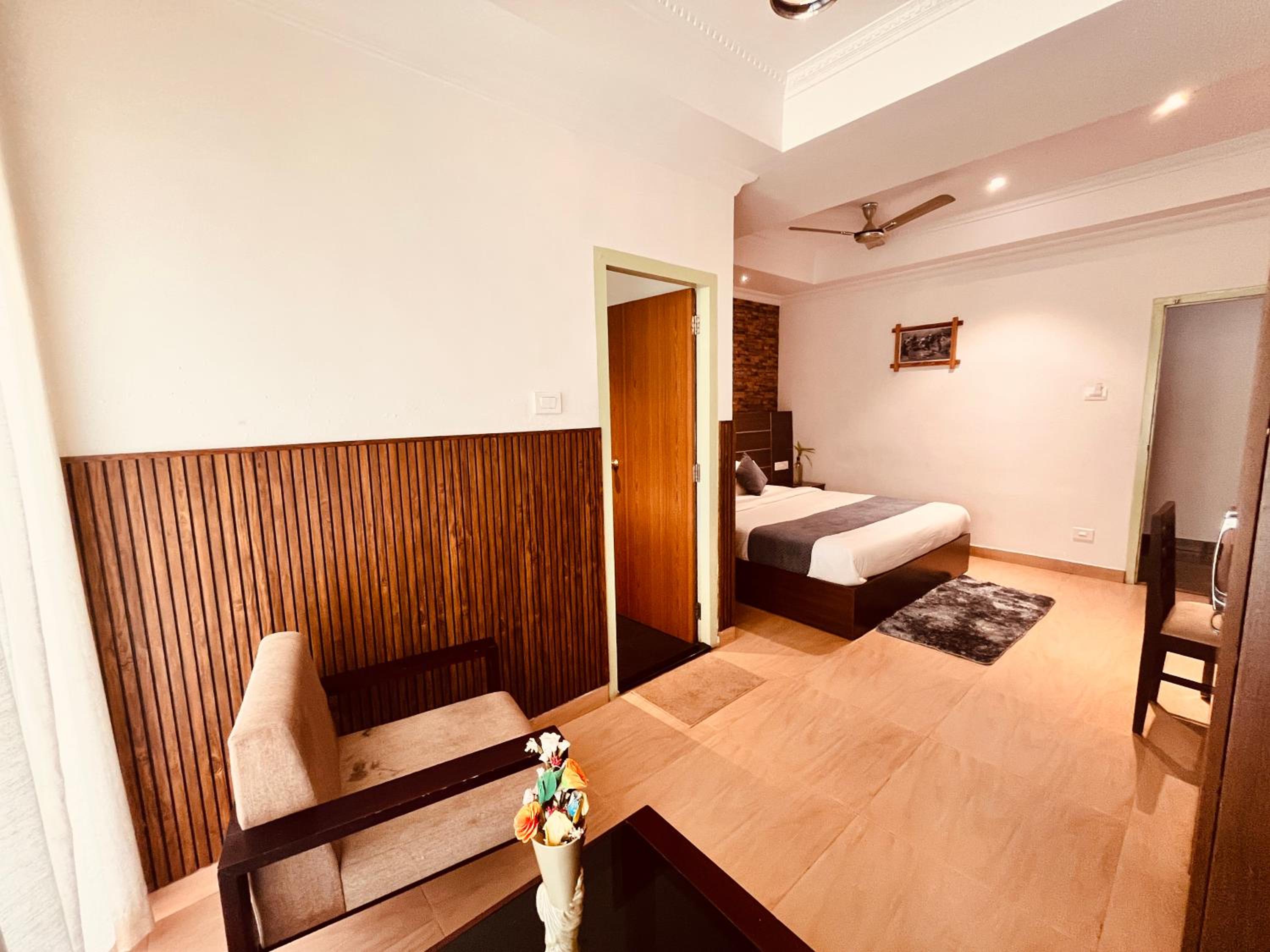Deluxe Double Room With Balcony