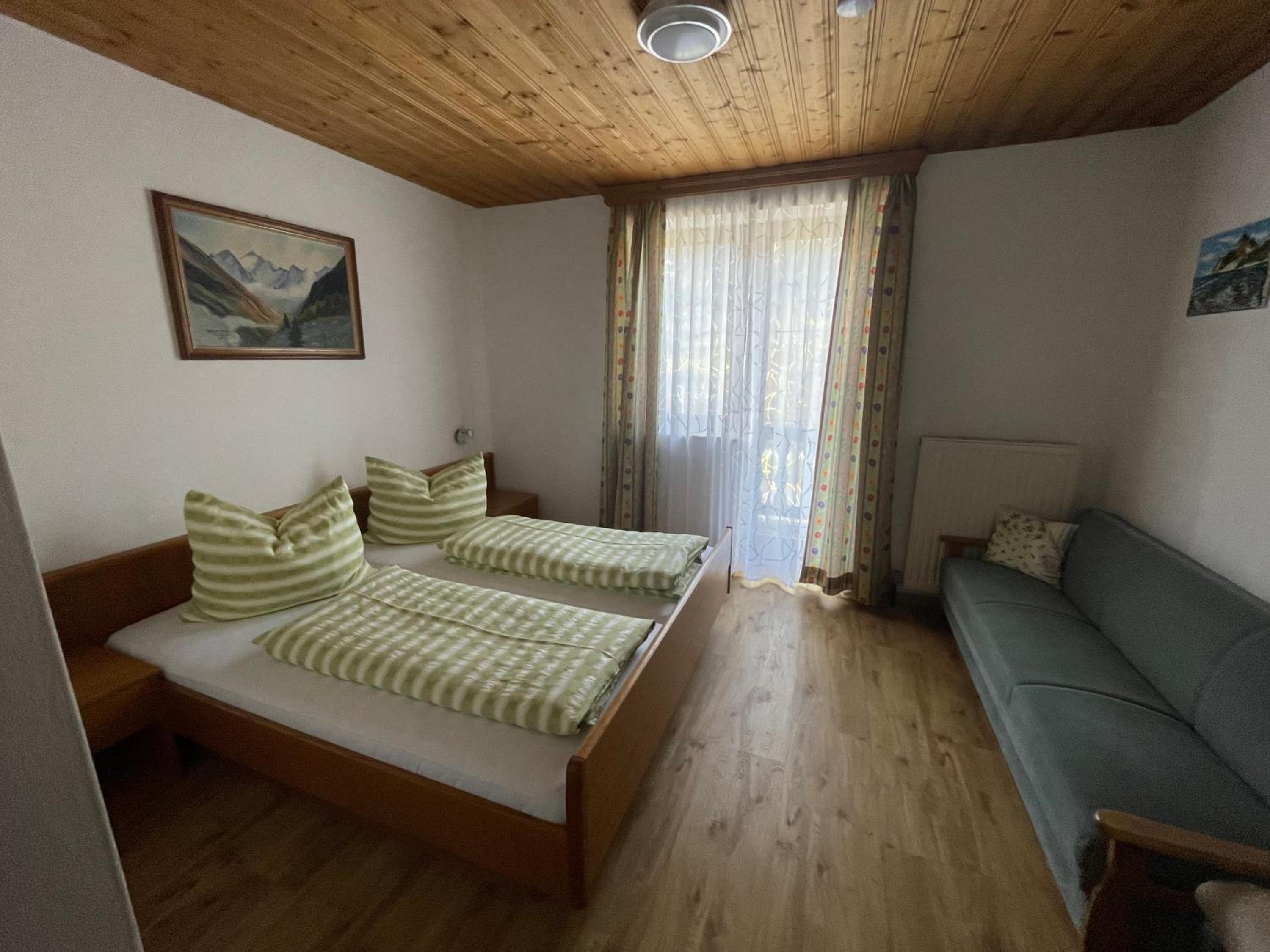 Double or Twin Room with Shower photo 1