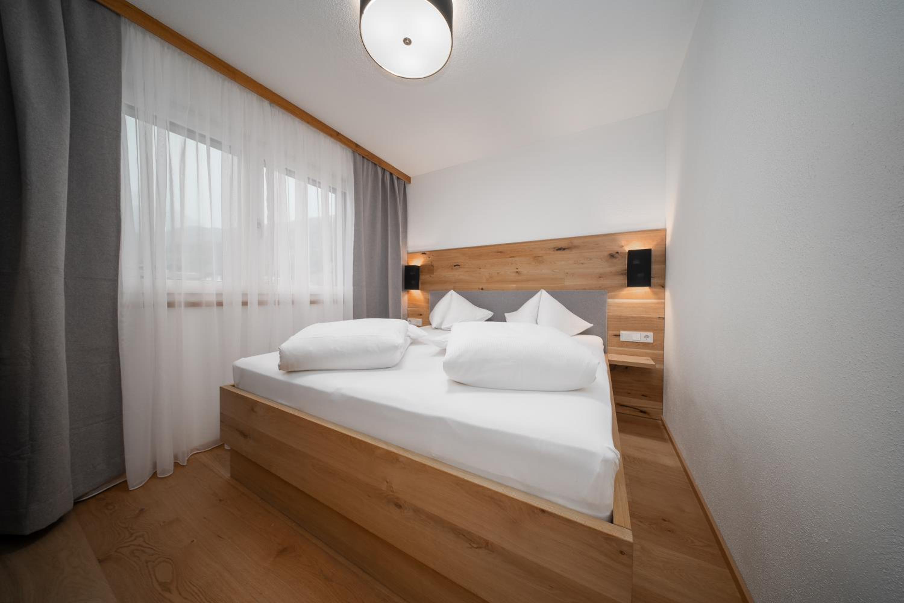 One-Bedroom Apartment with Balcony