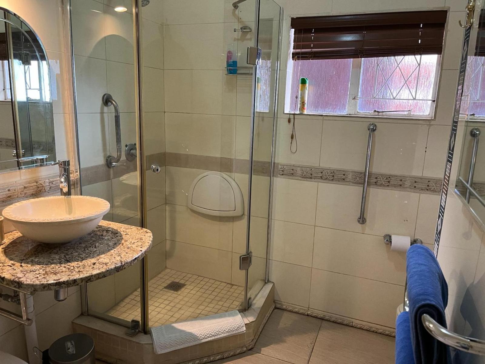 Twin Room - Disability Access photo 2