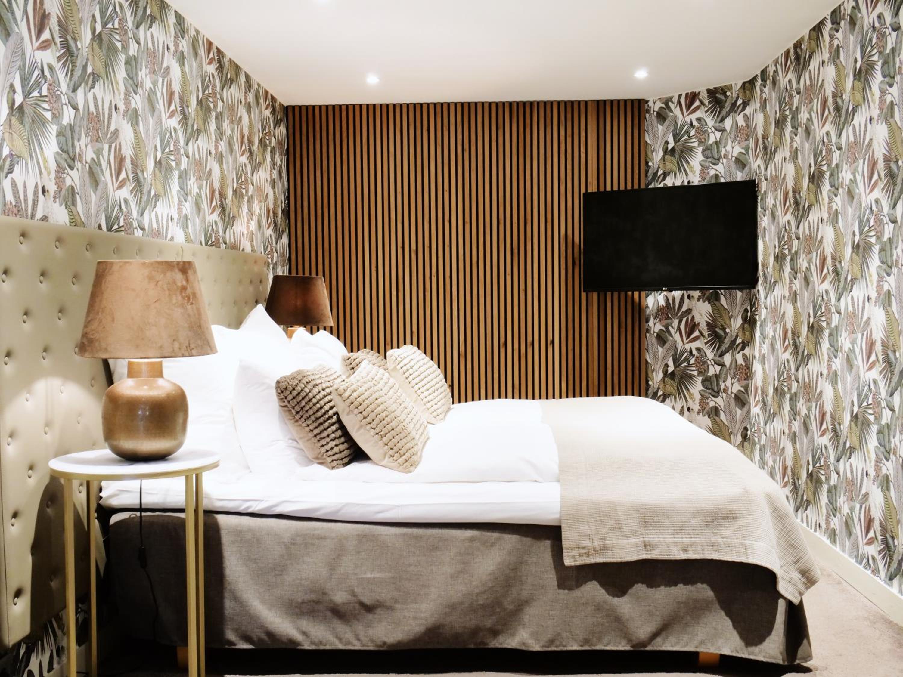 Suite - Photo 5