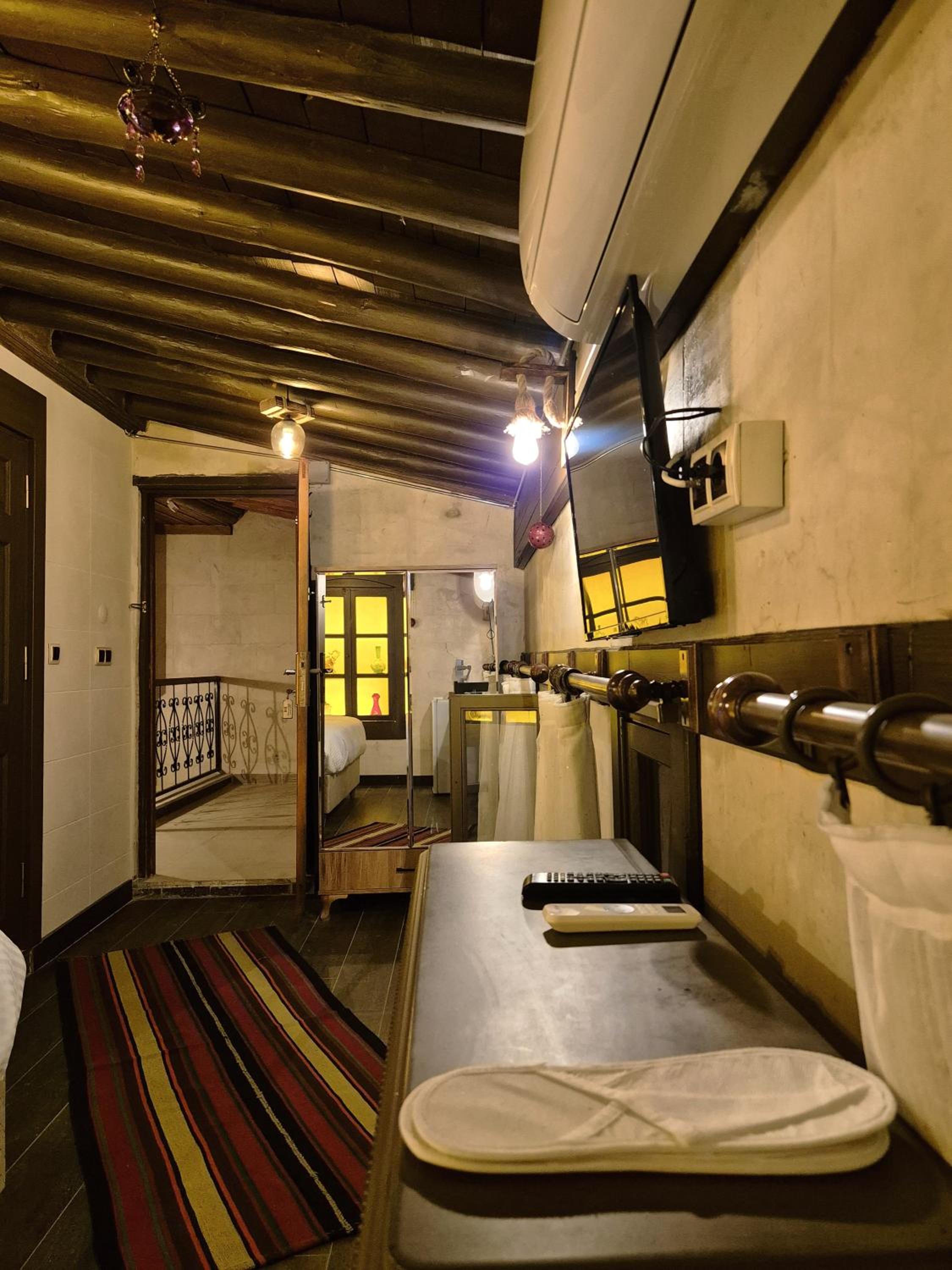 Deluxe Suite photo 2