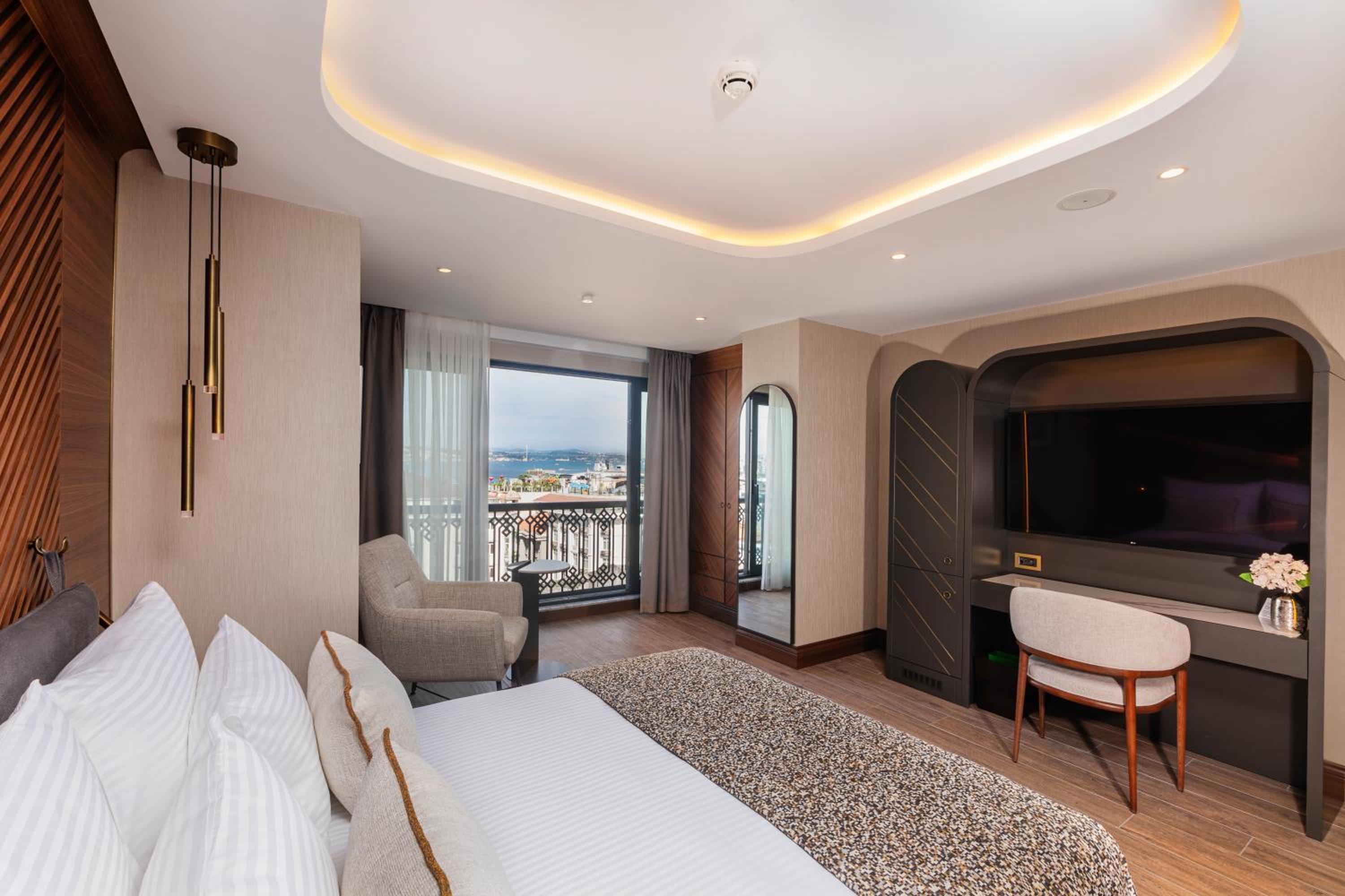 Executive Queen Room