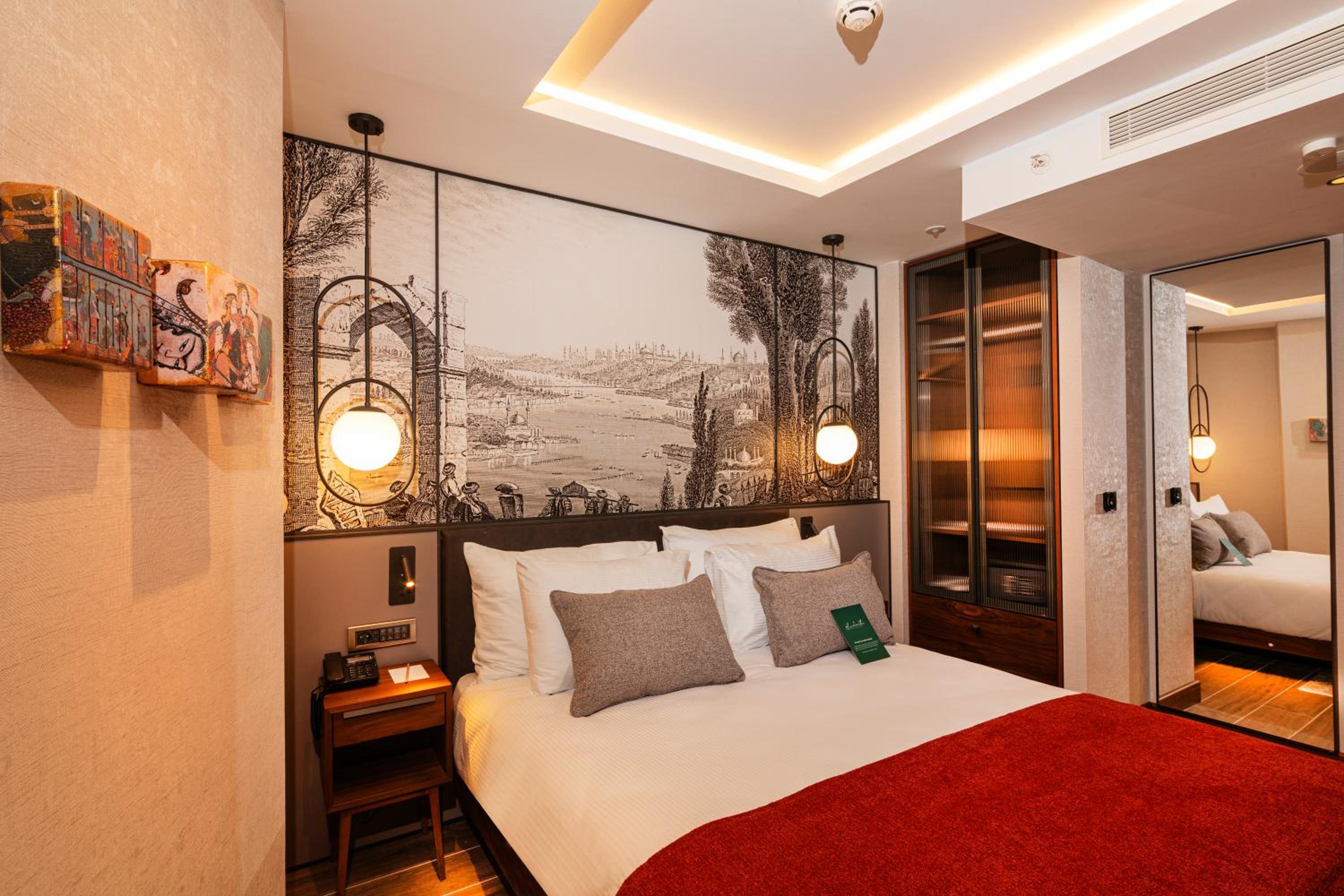 Deluxe Queen Room