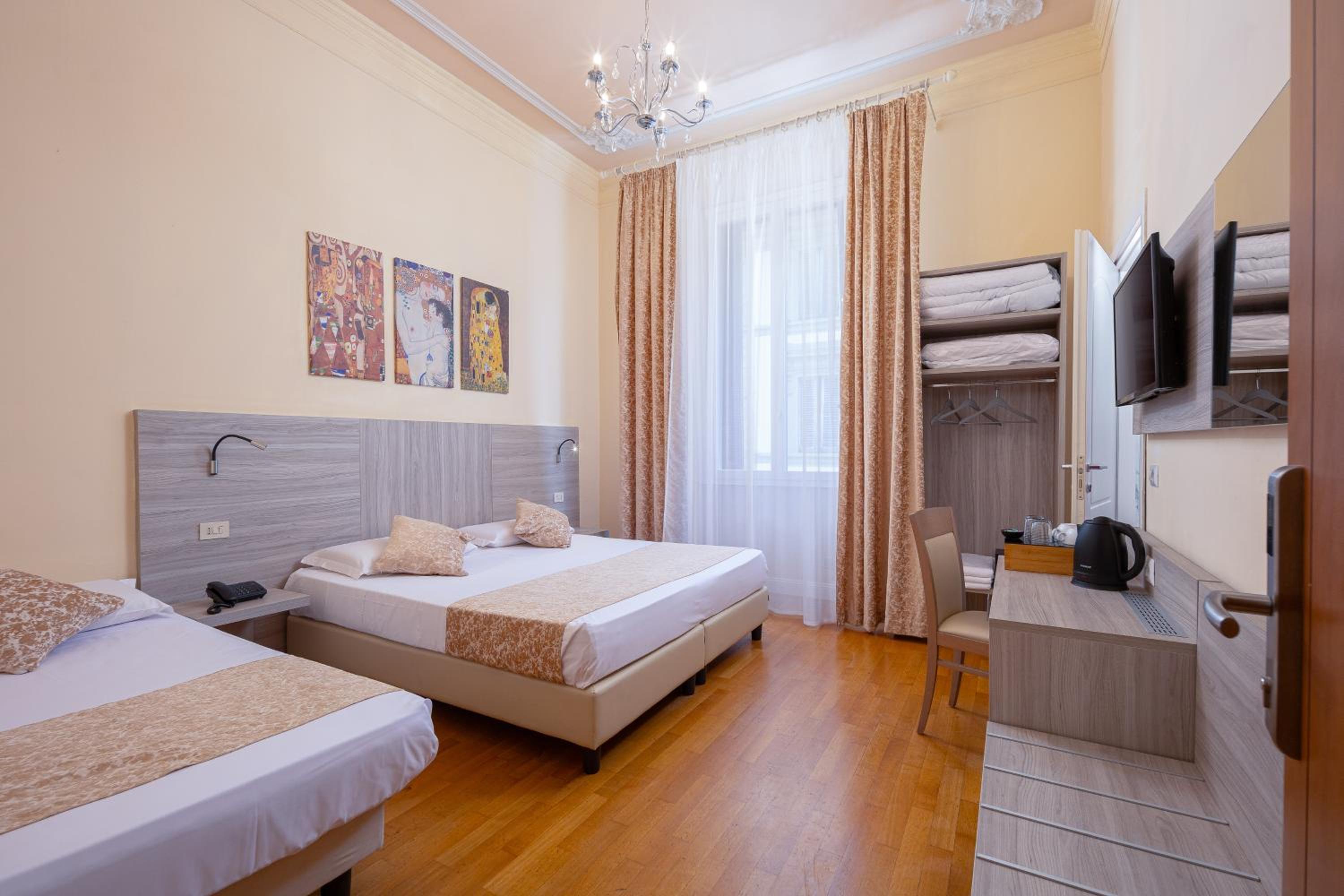Triple Room