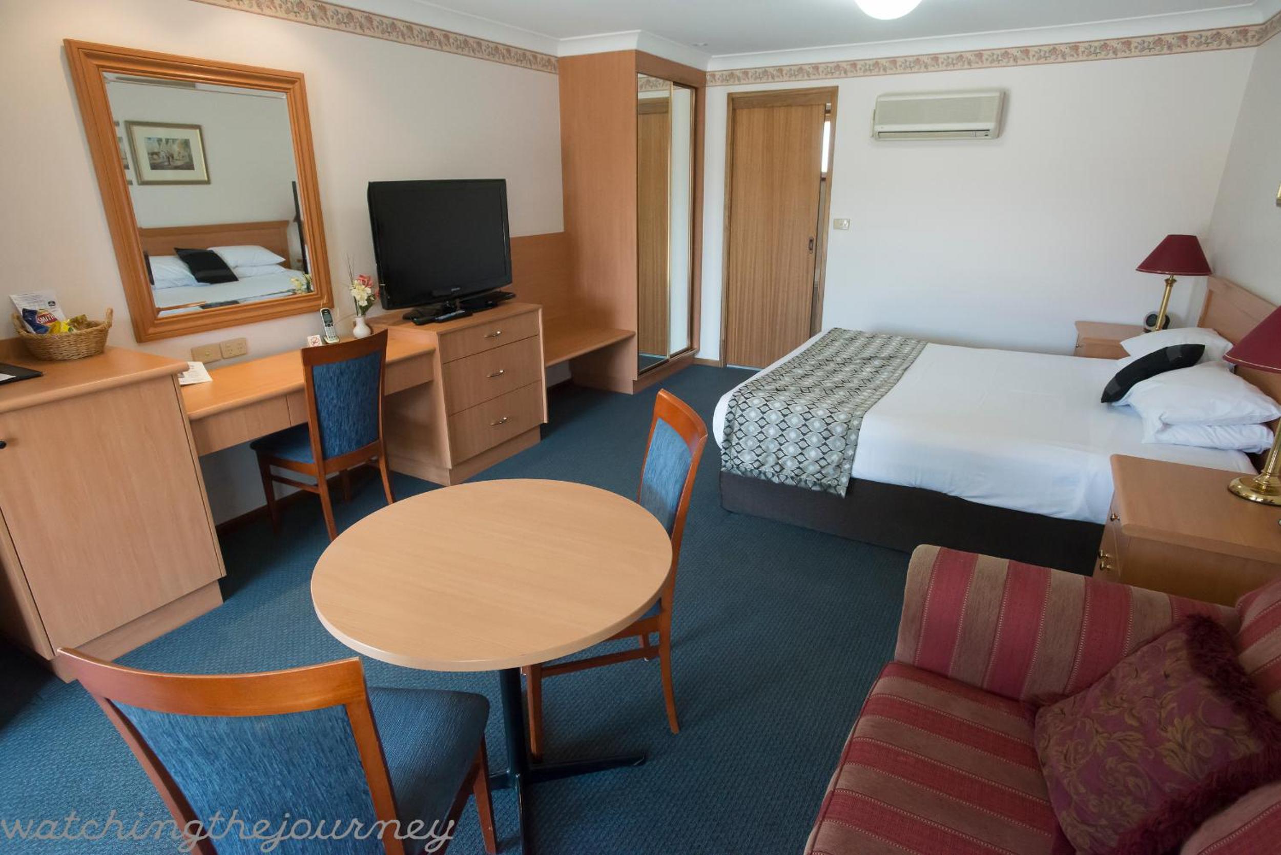 Superior King Room with Spa Bath - Photo 5