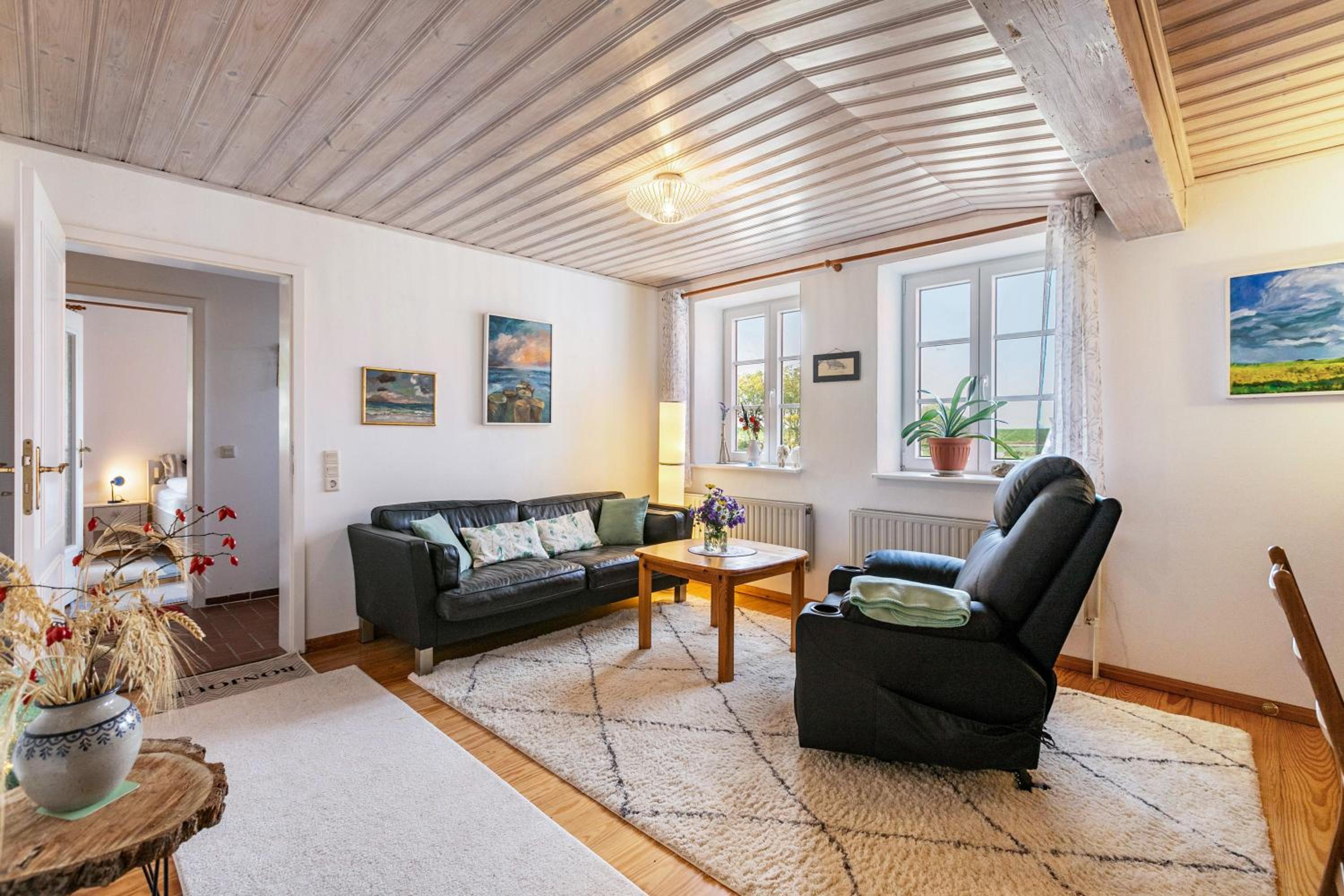 One-Bedroom Apartment with Garden photo 1