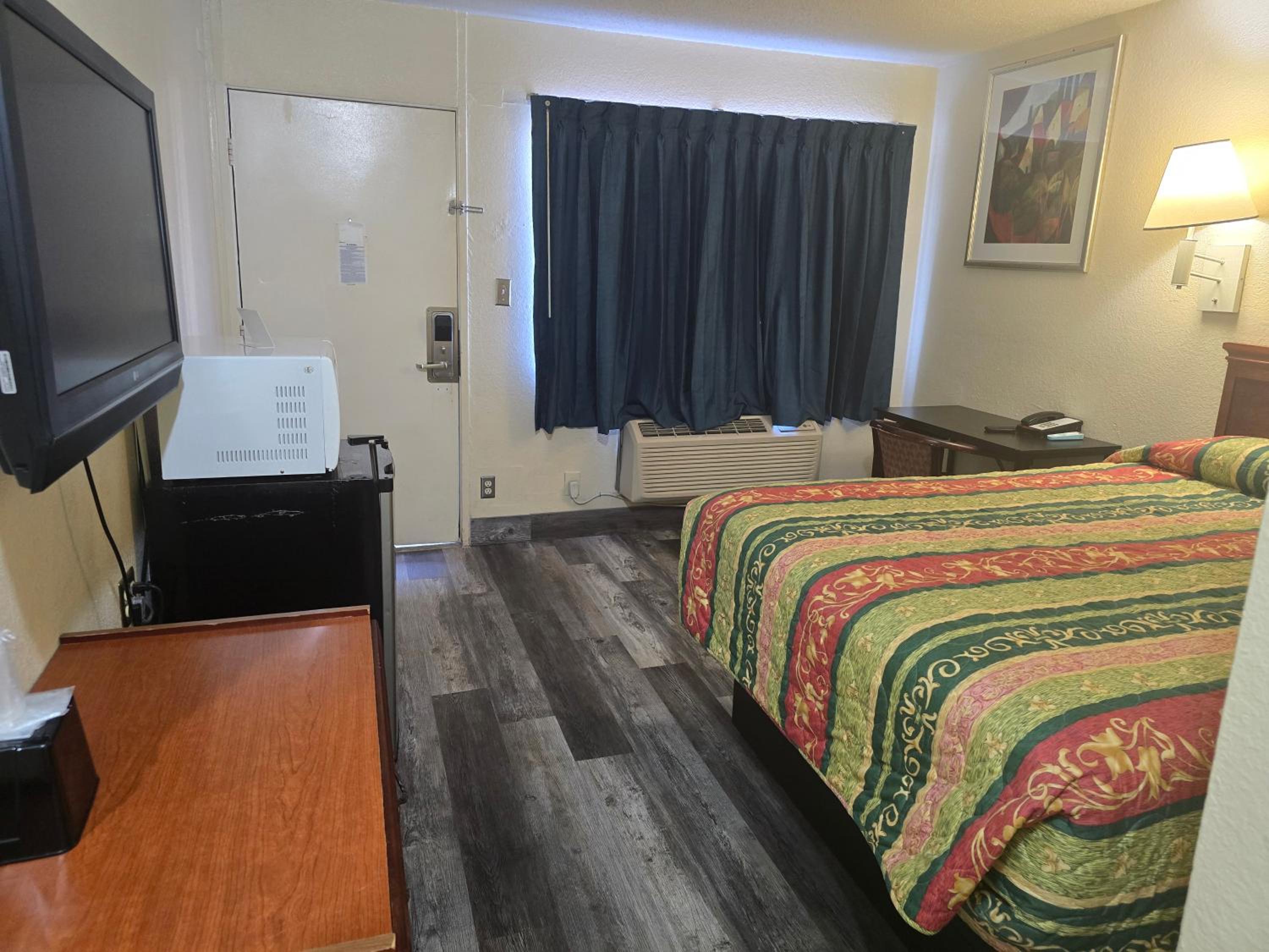 Standard Queen Room - Photo 2