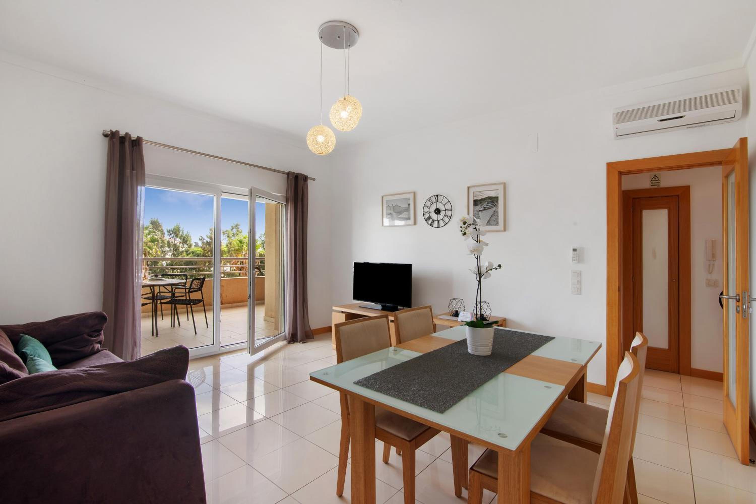 Superior One-Bedroom Apartment with Balcony