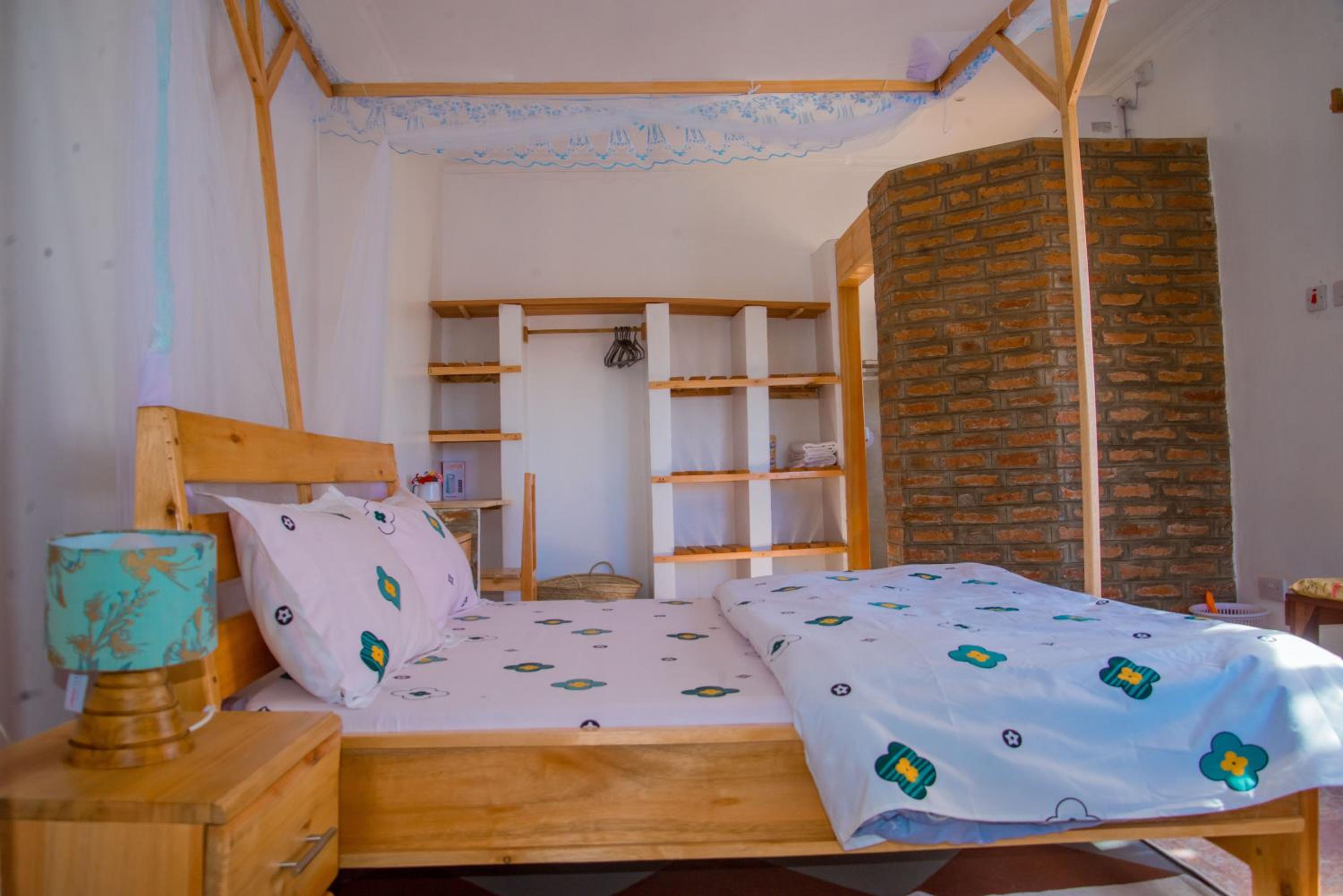 Queen Room with Garden View