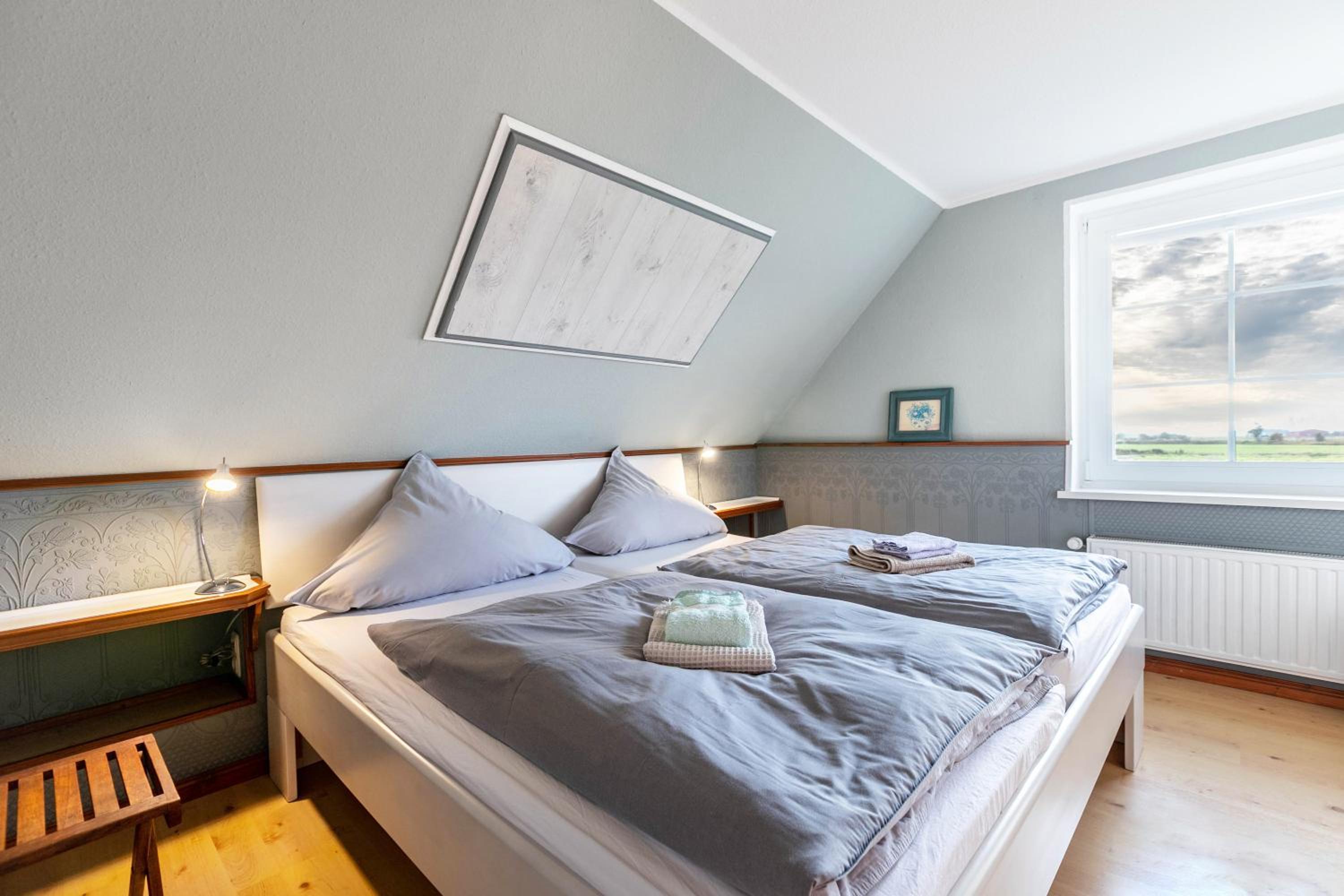 Two-Bedroom Deluxe Apartment with Garden View