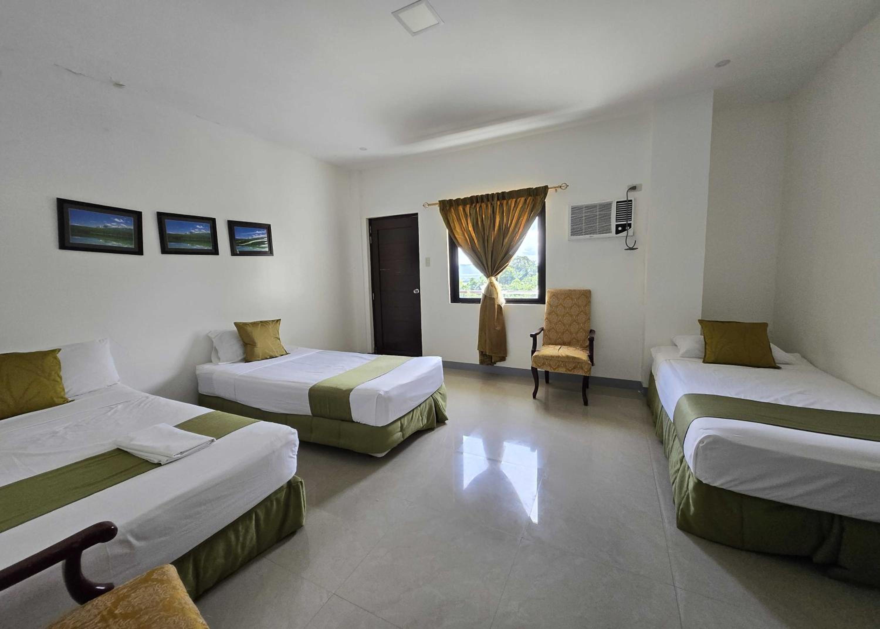 Family Room - Photo 8
