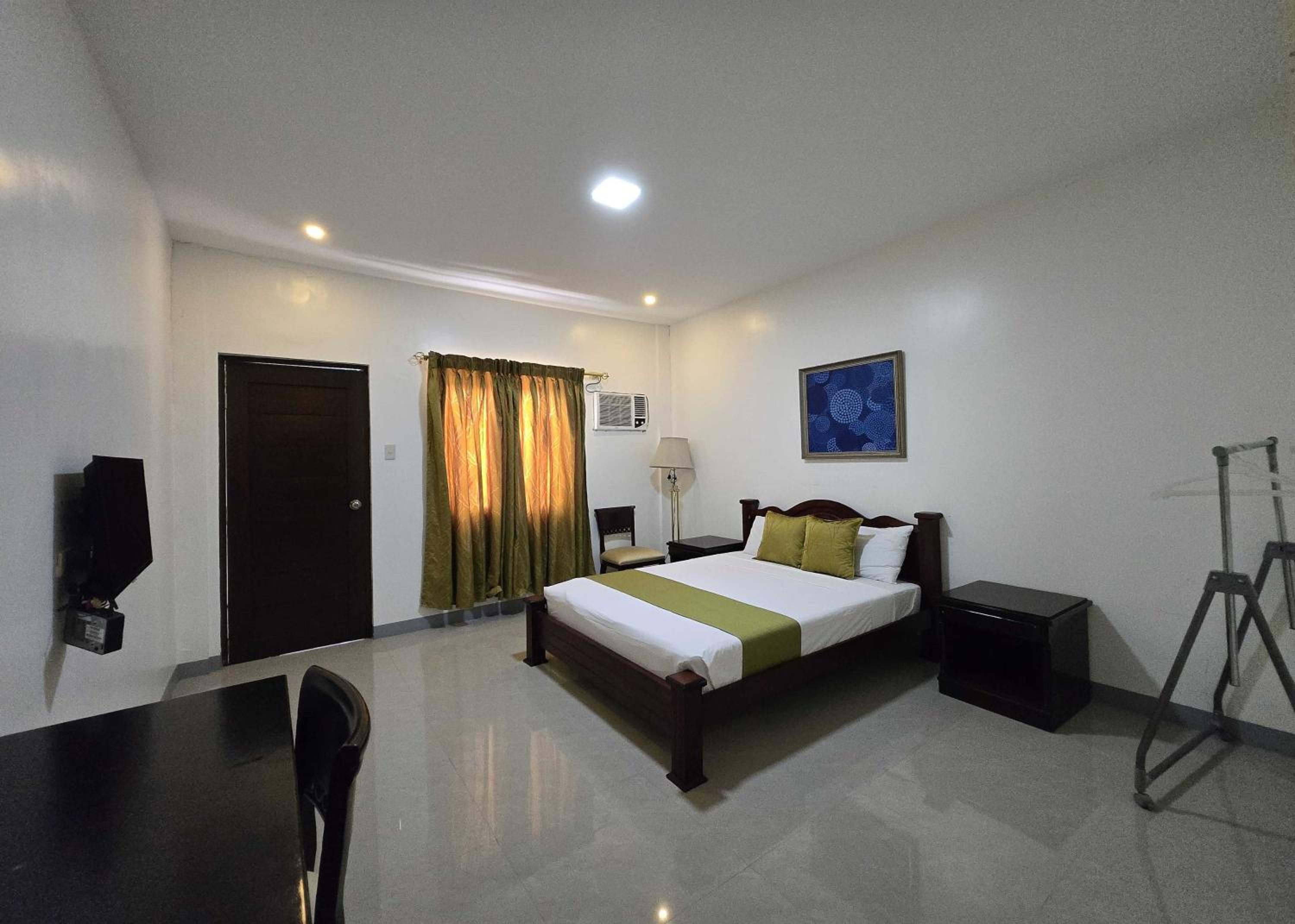 Double Room - Photo 7