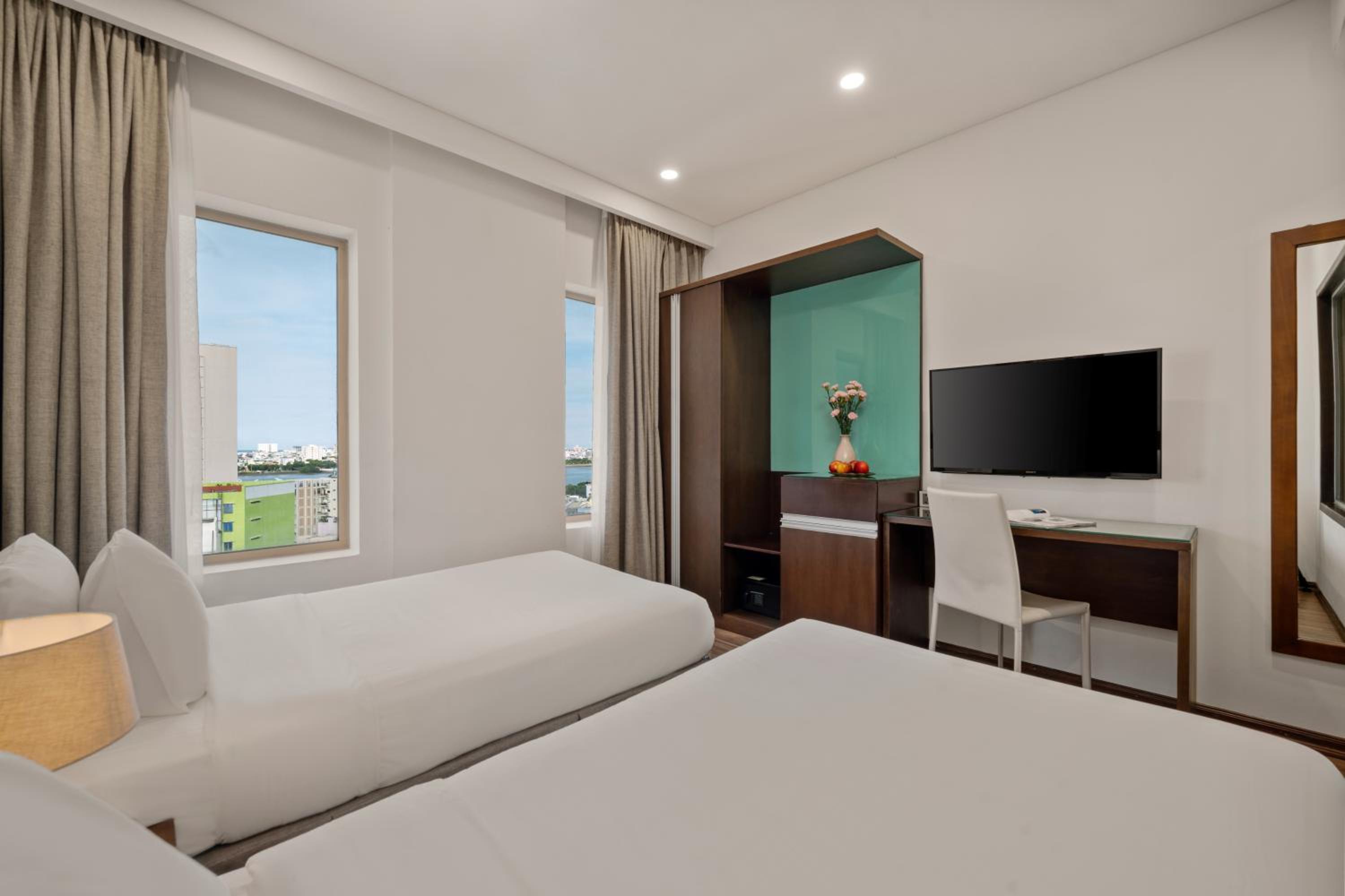 Deluxe Twin Room with River View - Photo 5