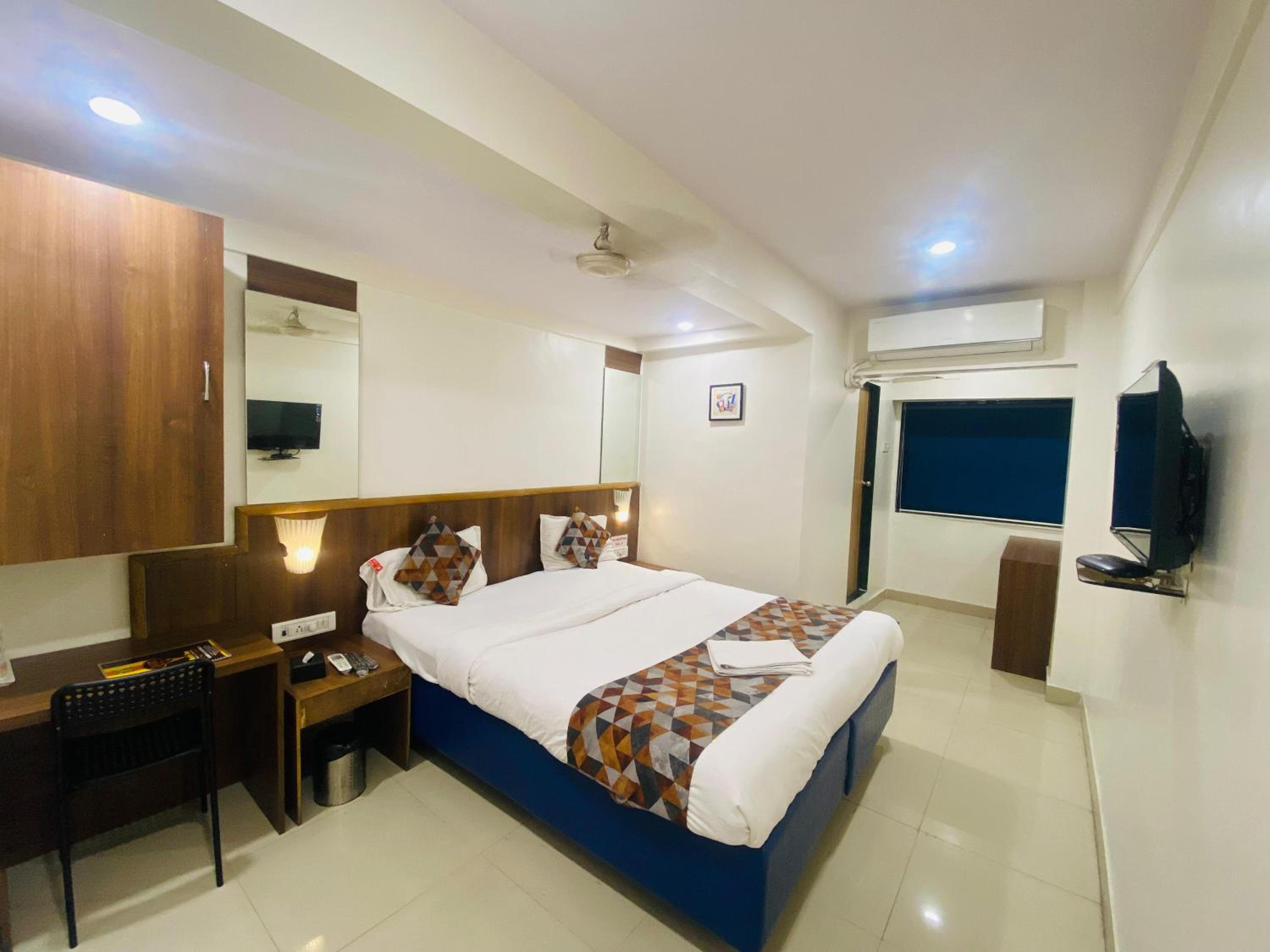 Deluxe Double or Twin Room photo 1